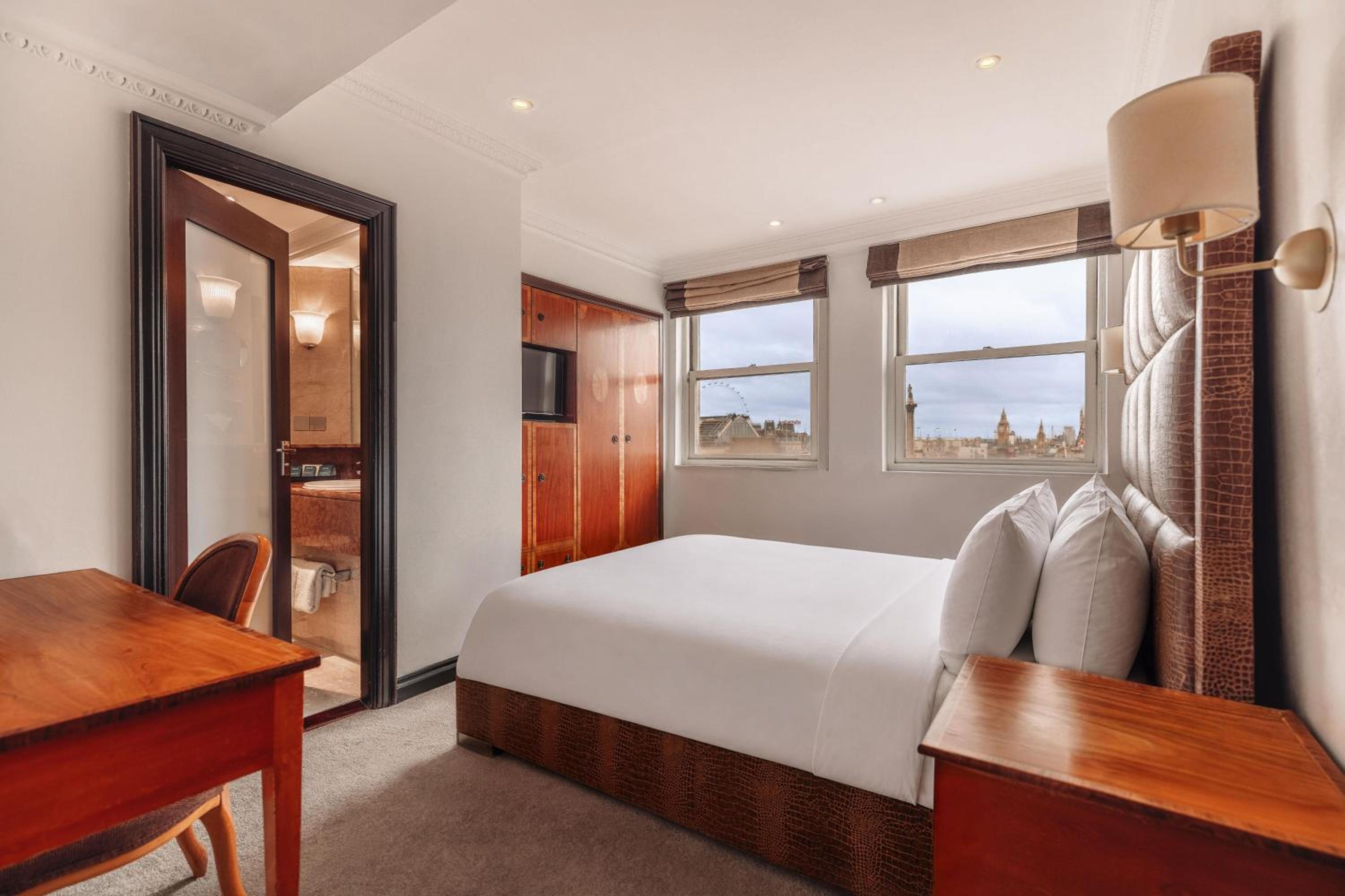 Standard Double Room - London Eye View
