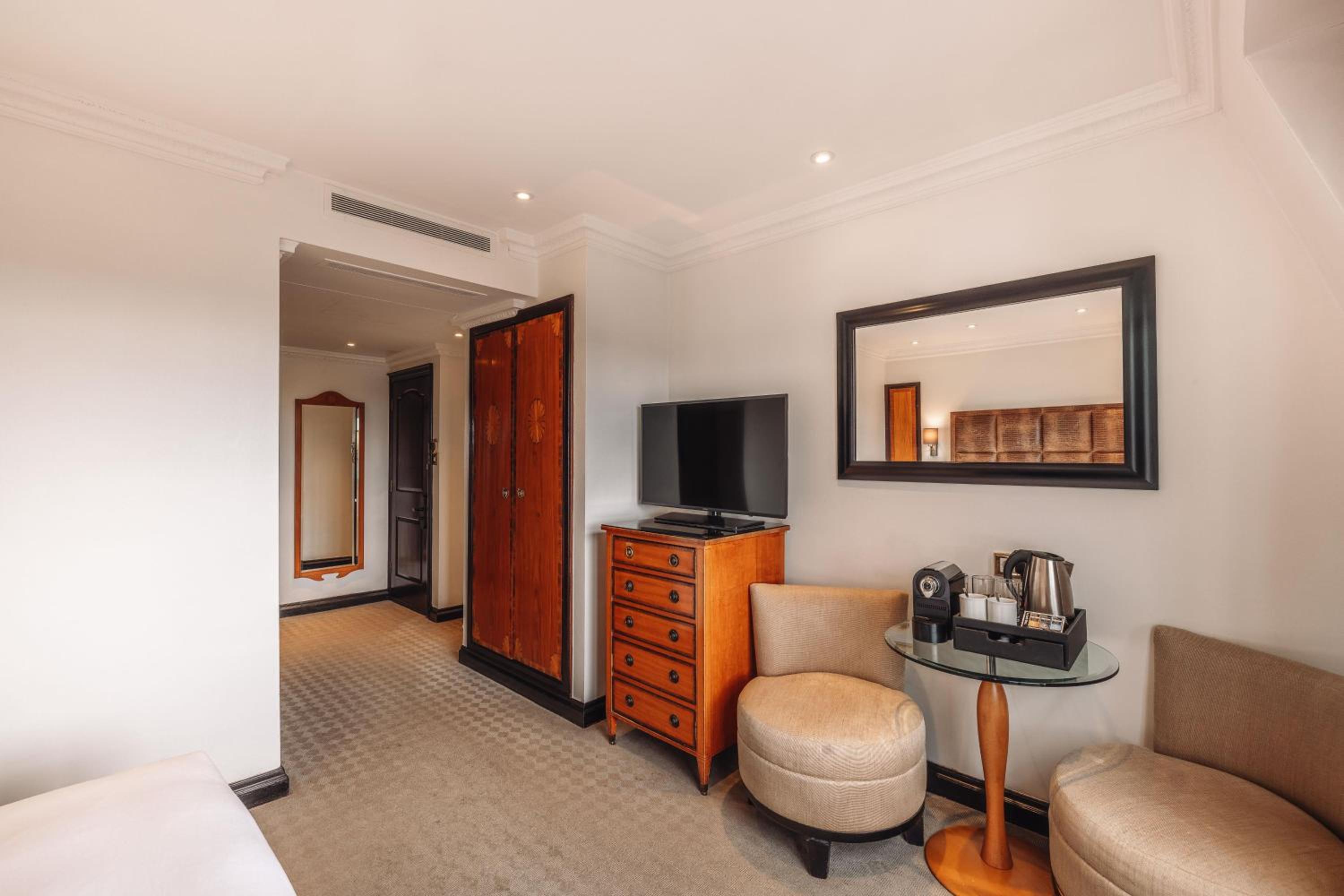 Superior Double Room - London Eye View