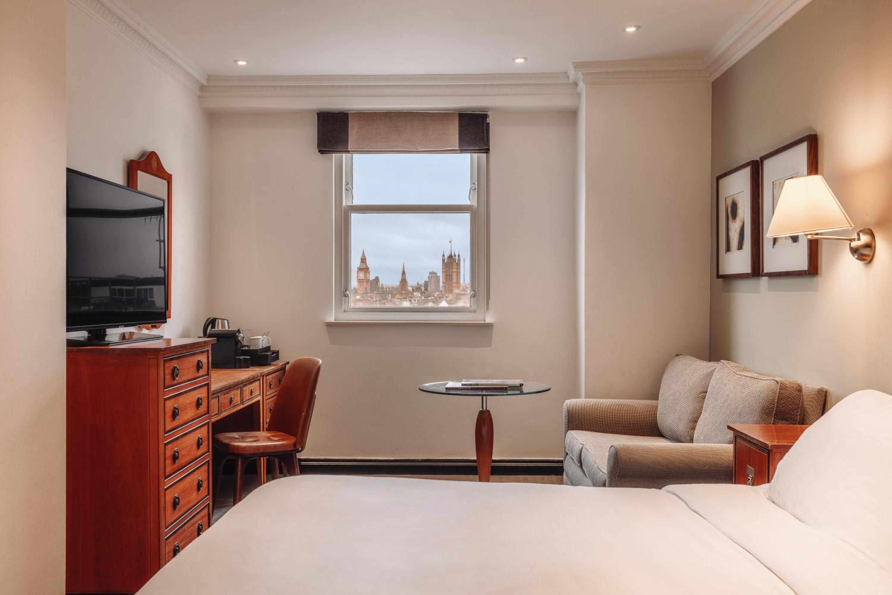 Premium Room - London Eye View
