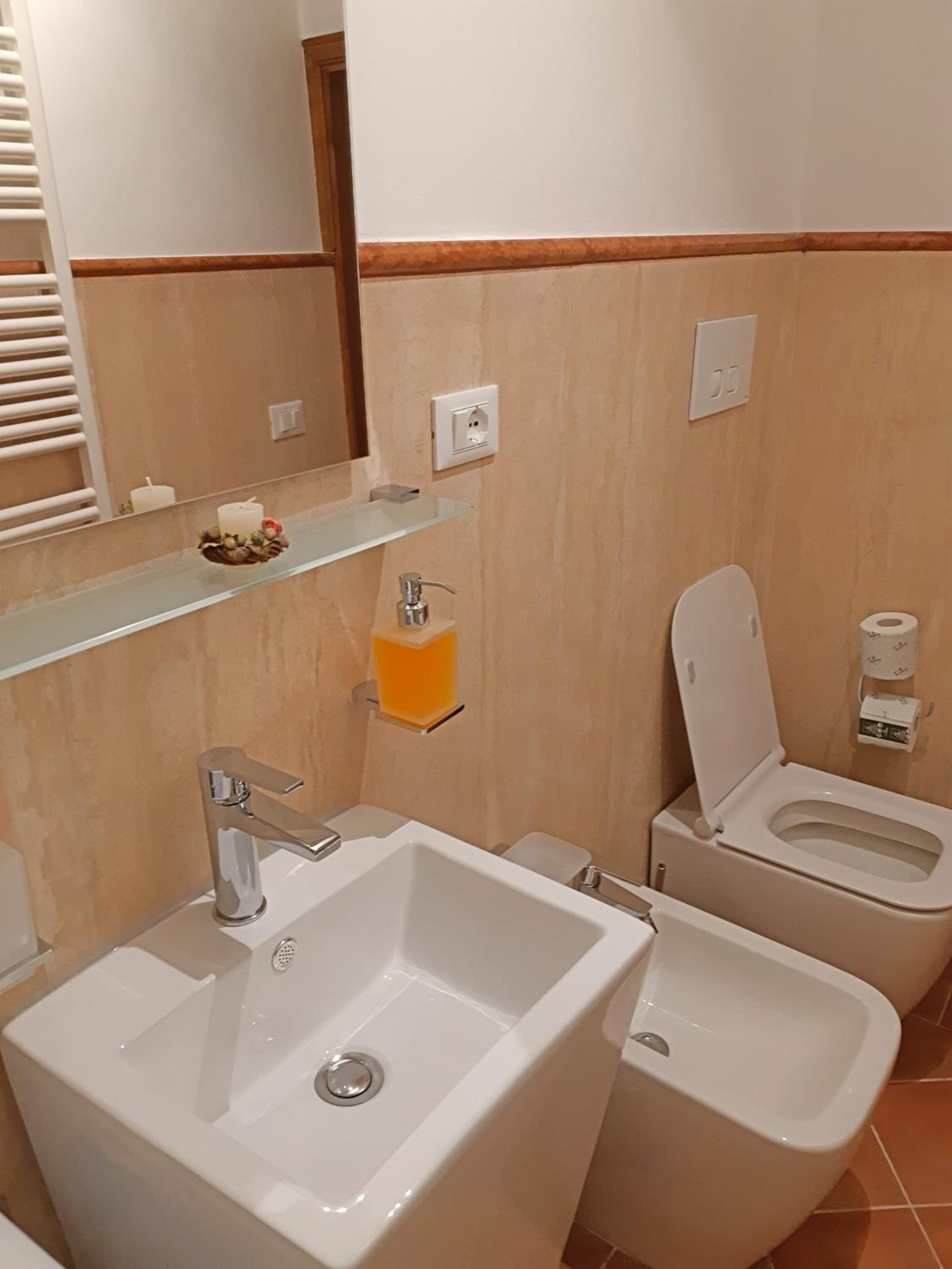 Two-Bedroom Apartment - Photo 9