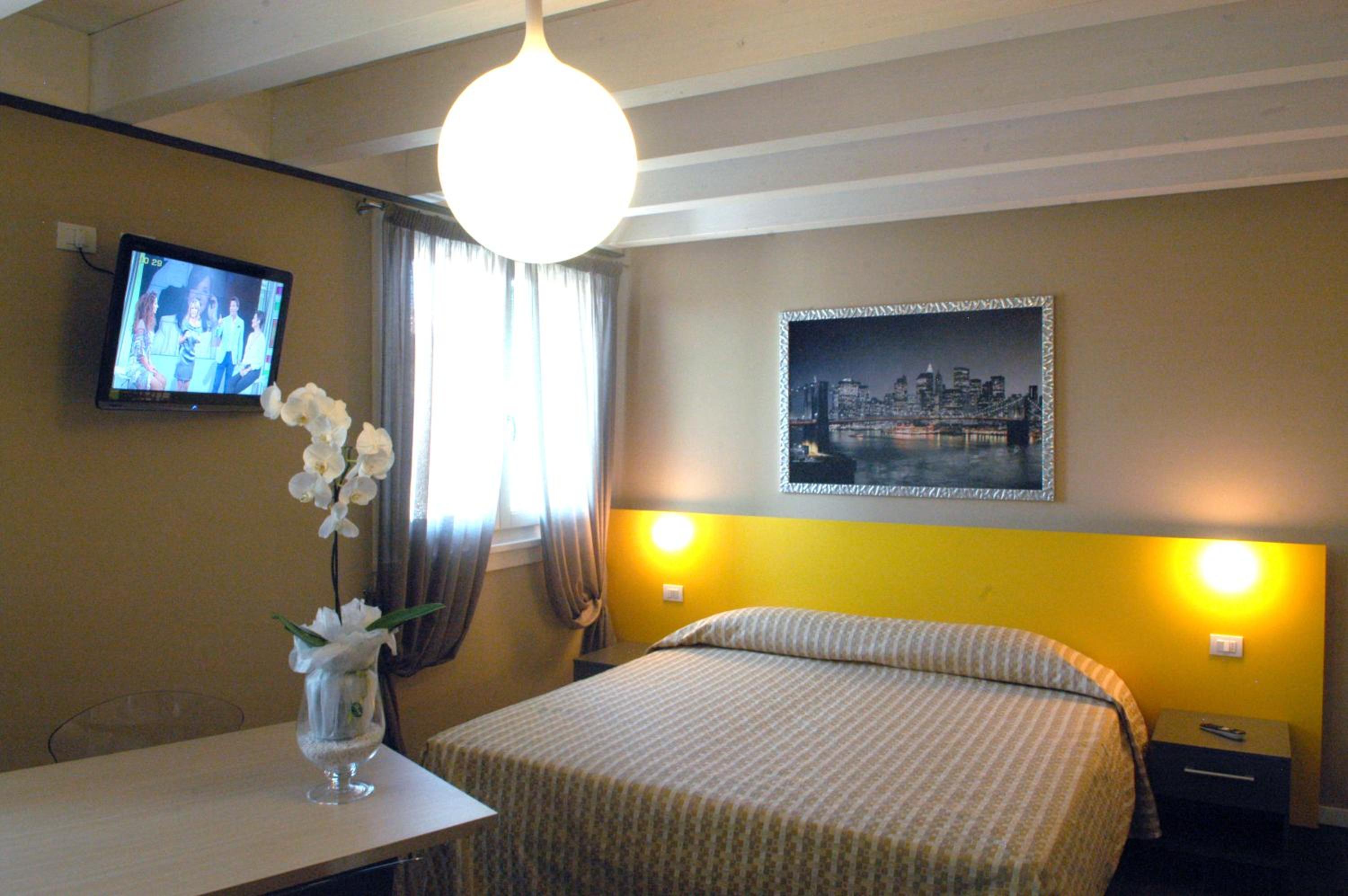 Double or Twin Room photo 1