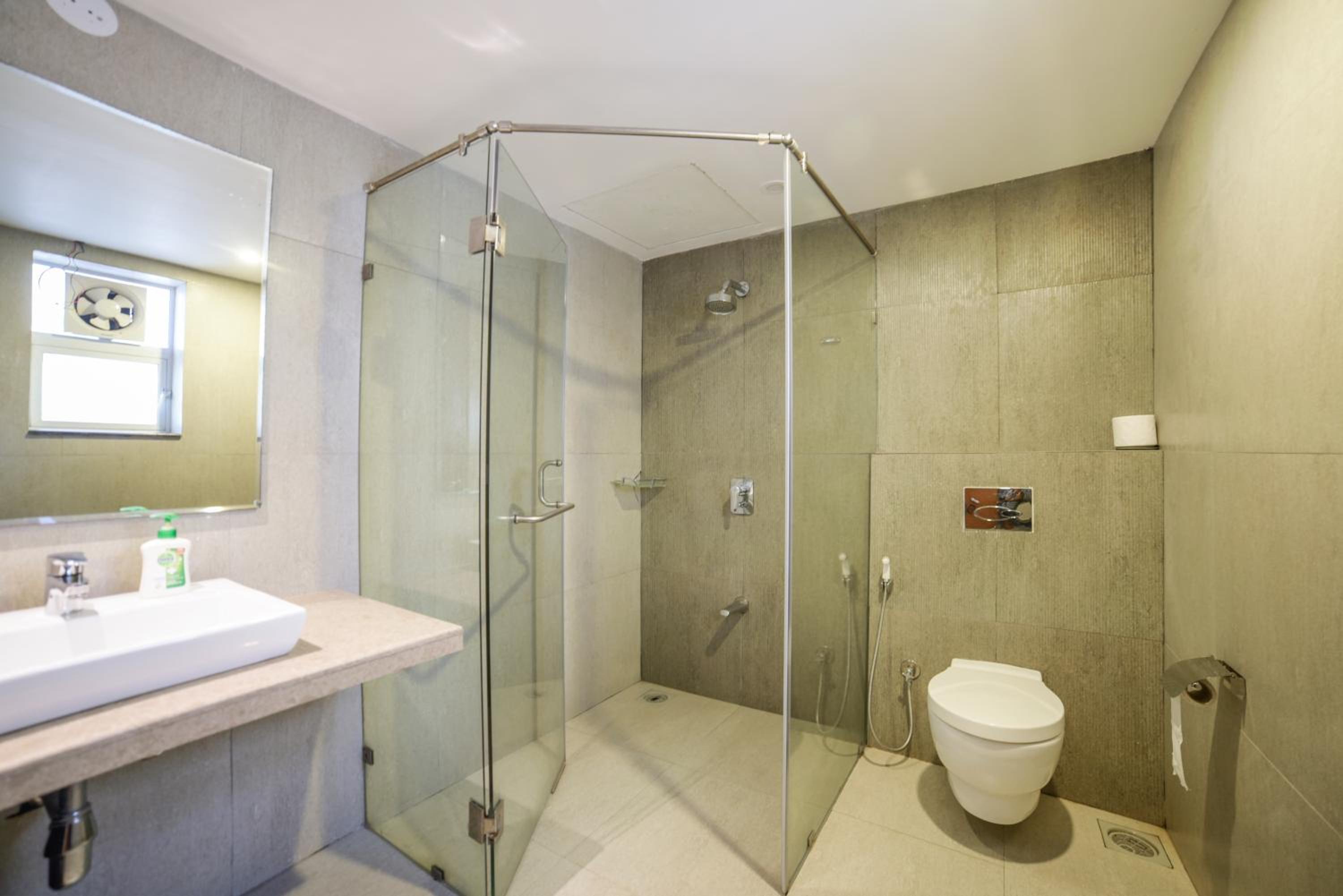 Two-Bedroom Deluxe Apartment with Balcony