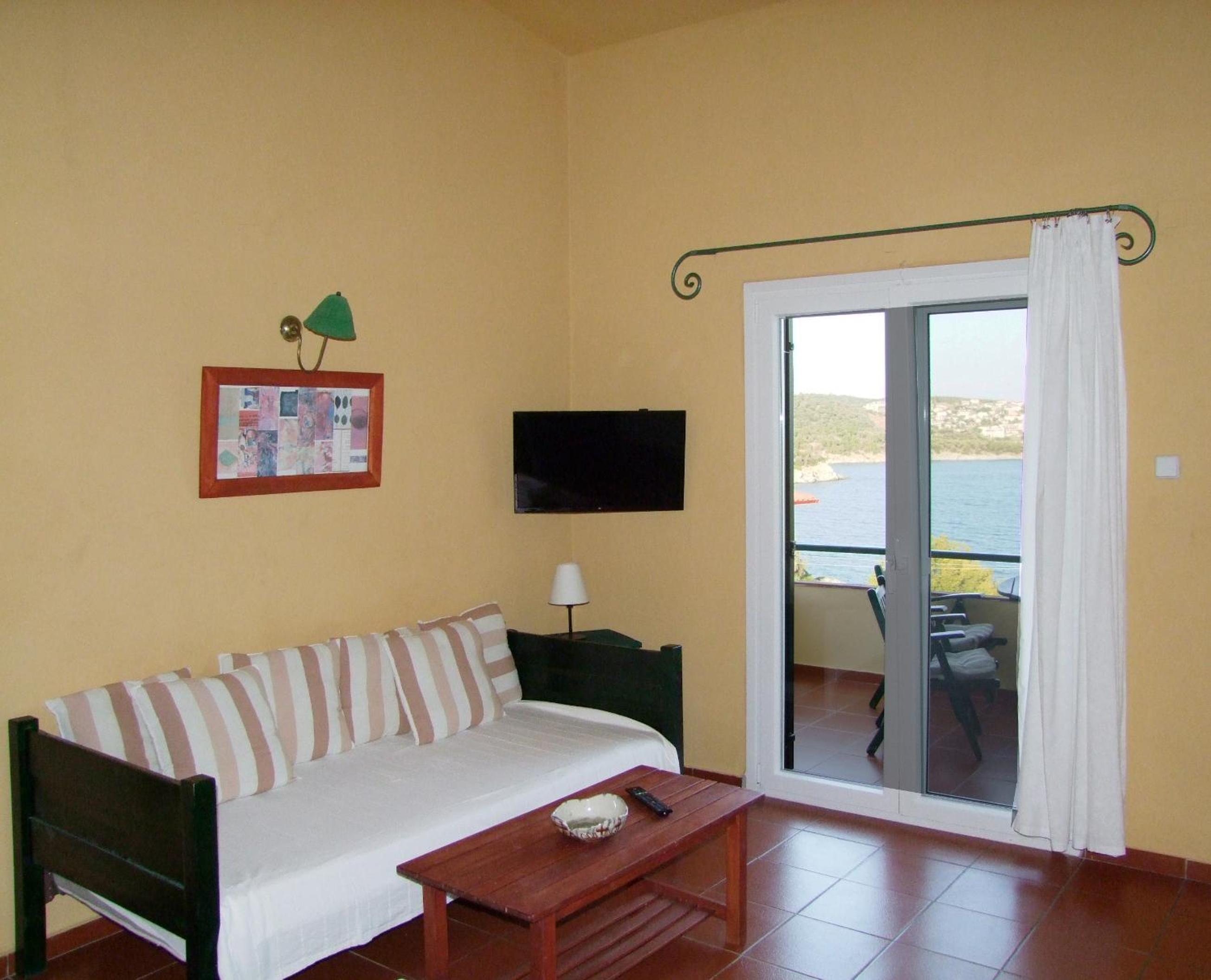 Two-Bedroom Apartment - Split Level (5 Adults) photo 1