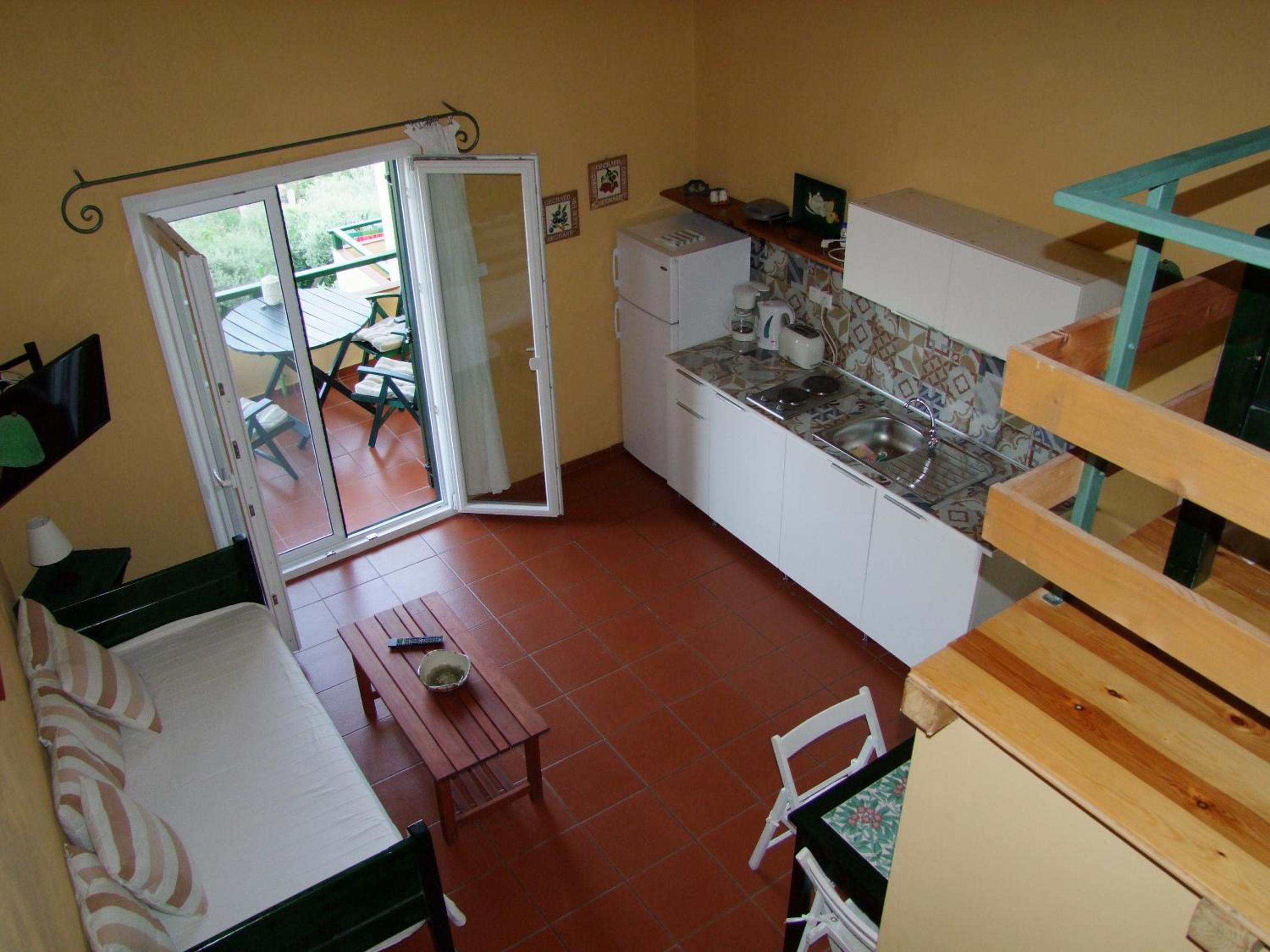 Two-Bedroom Apartment - Split Level (5 Adults) photo 2