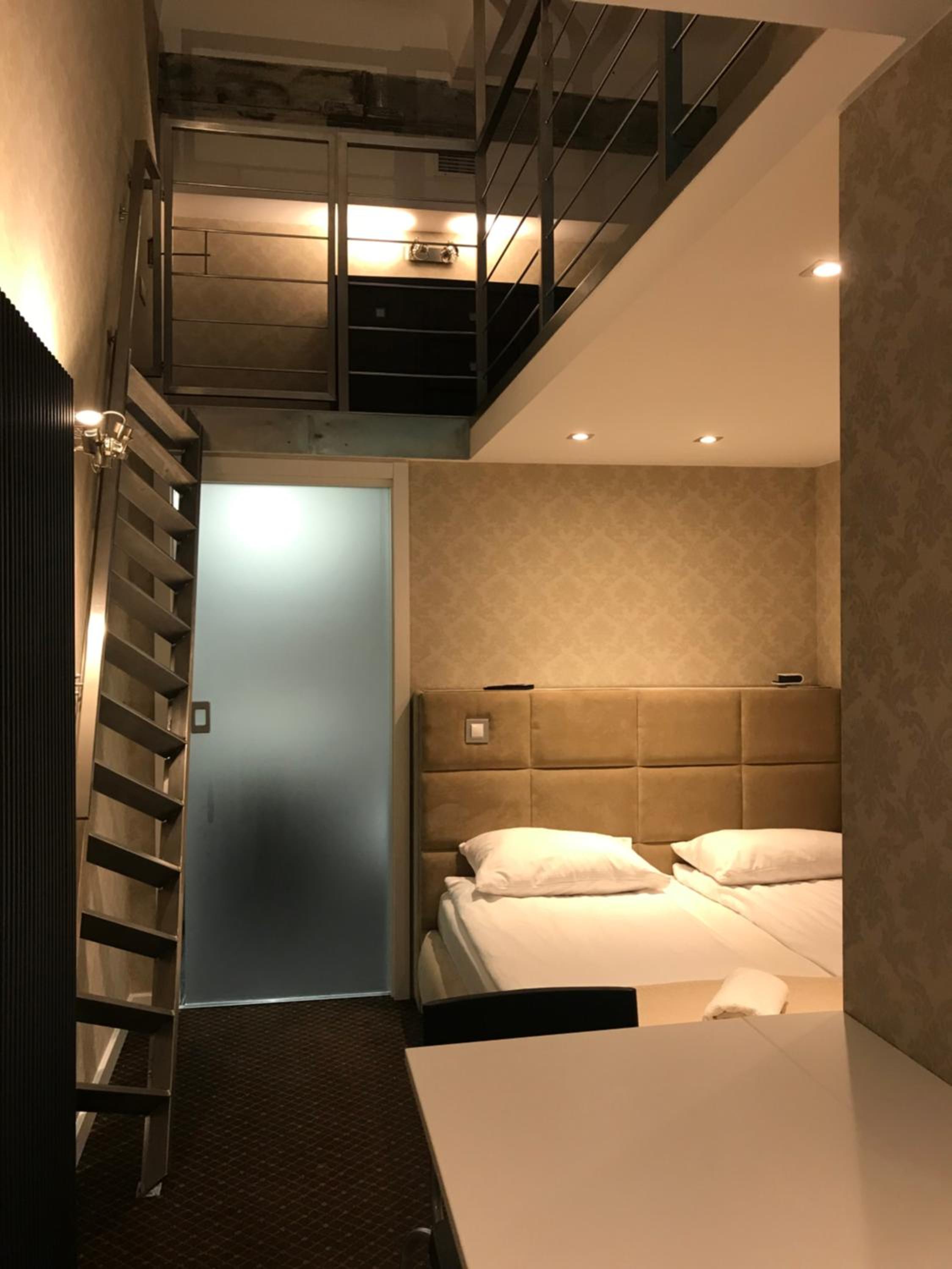 Deluxe Junior Suite - Photo 14