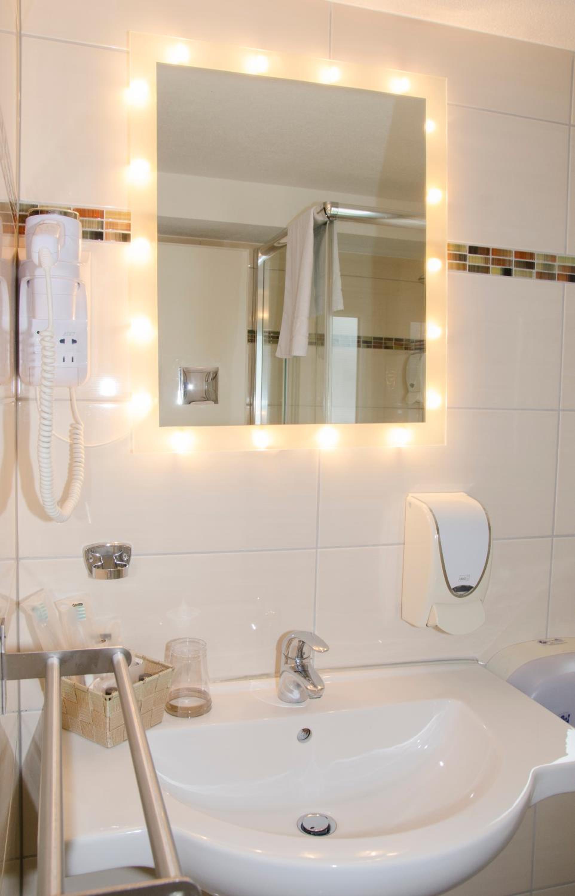 Standard Triple Room - Photo 3