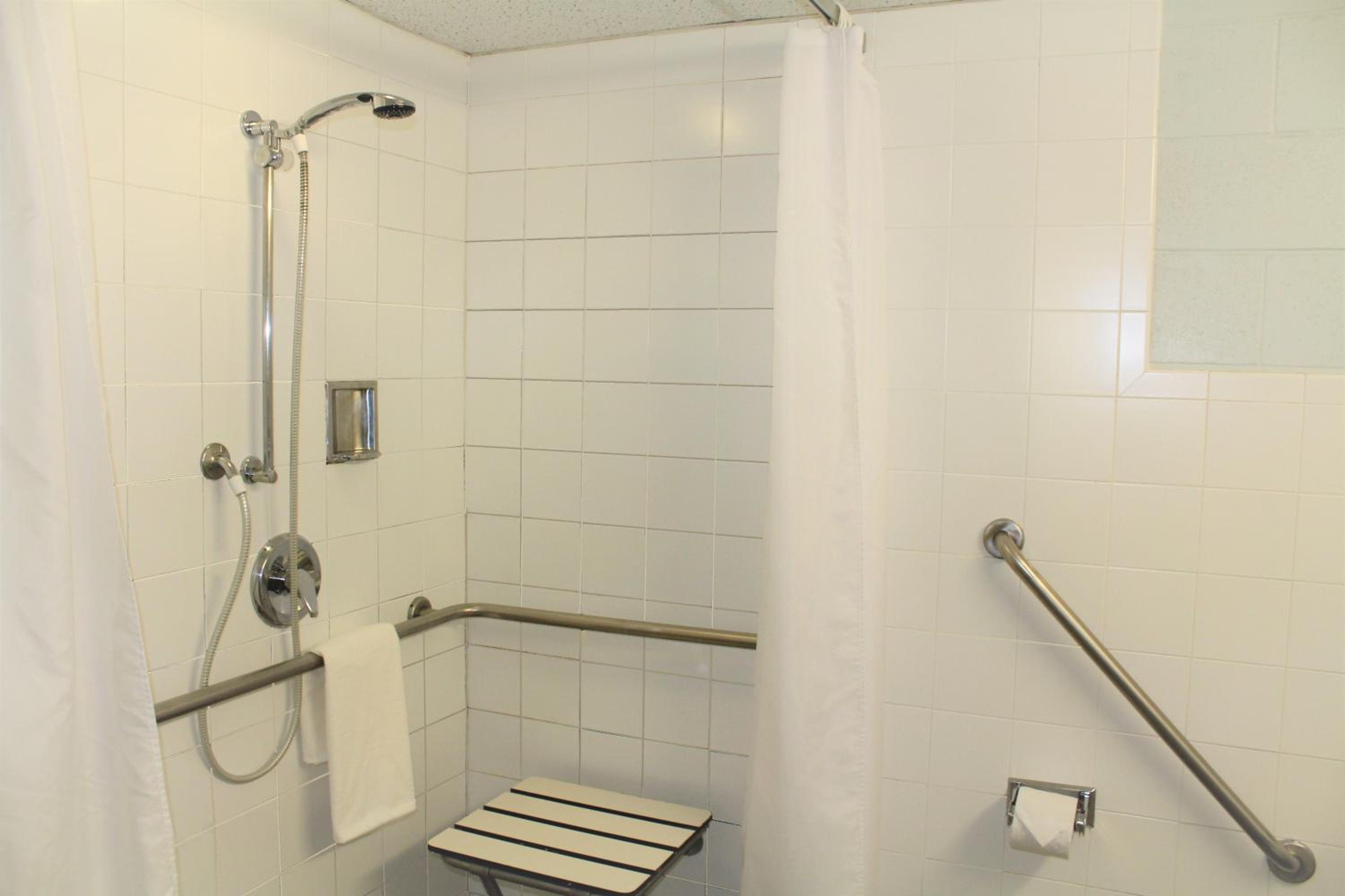 Two-Bedroom Suite - Disability Access photo 2