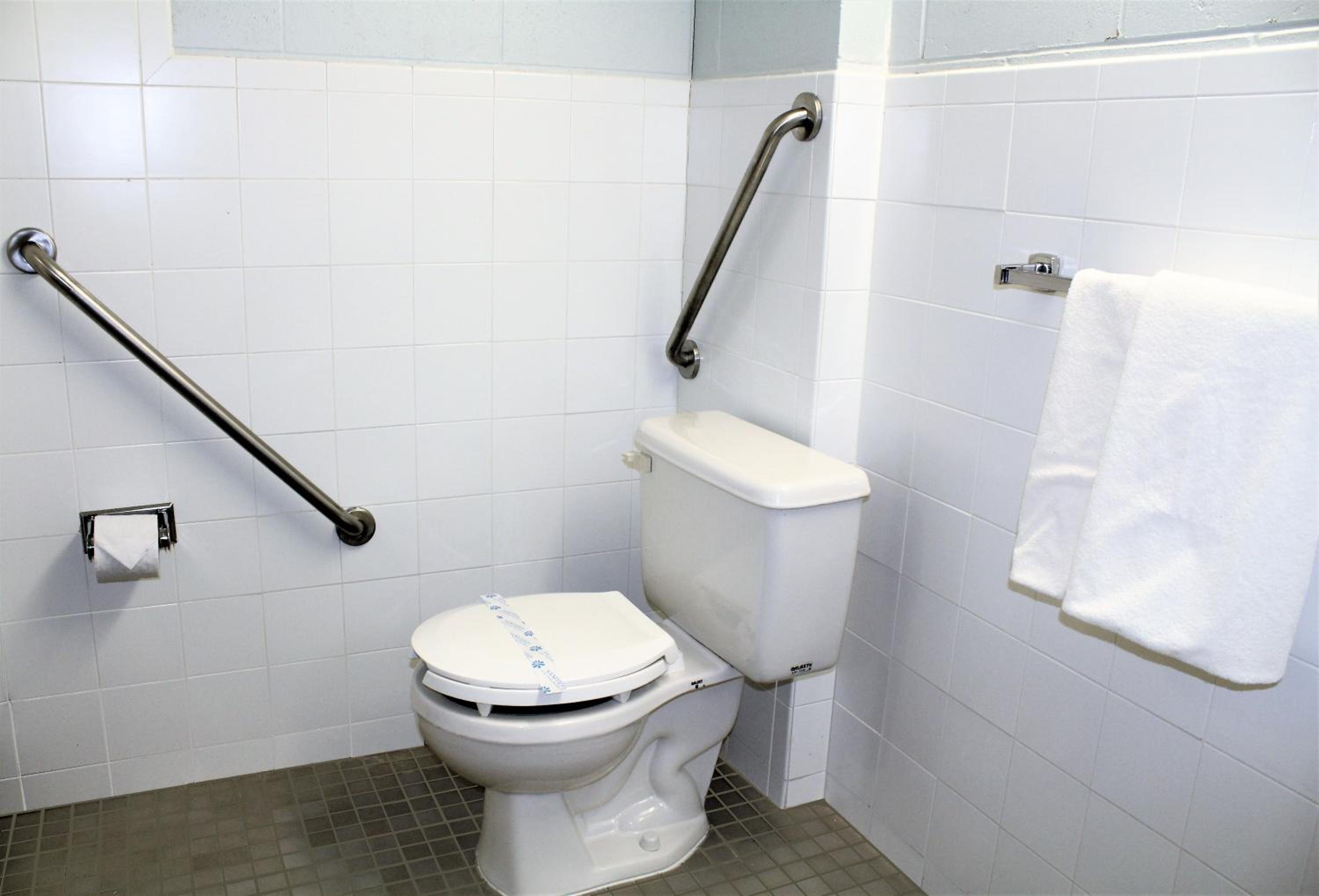 Two-Bedroom Suite - Disability Access photo 3