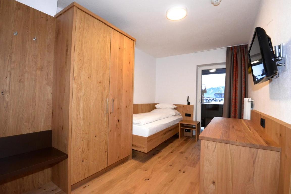Single Room photo 3
