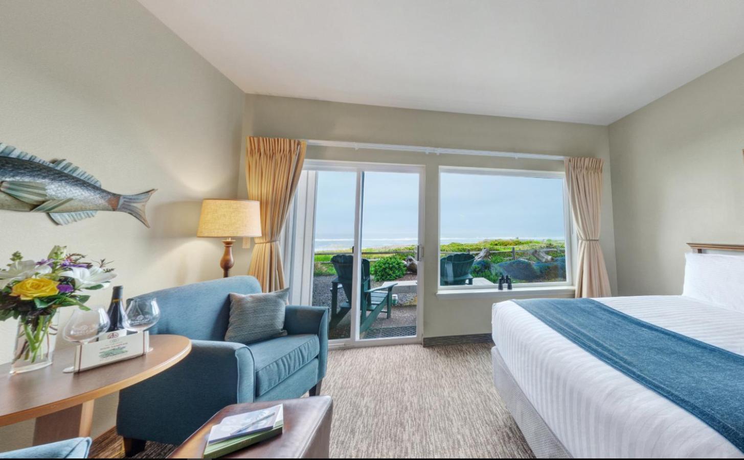 Deluxe Queen Room with Two Queen Beds photo 1