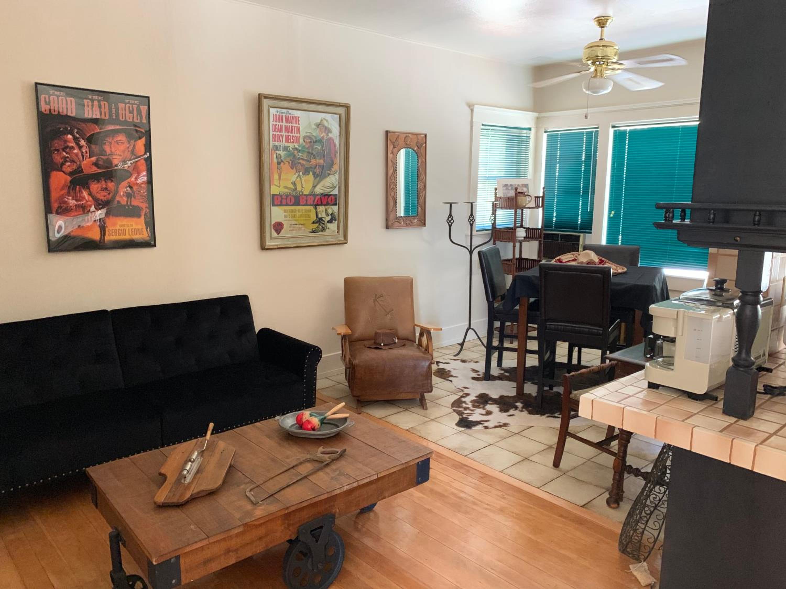 Deluxe Queen Suite - Photo 4