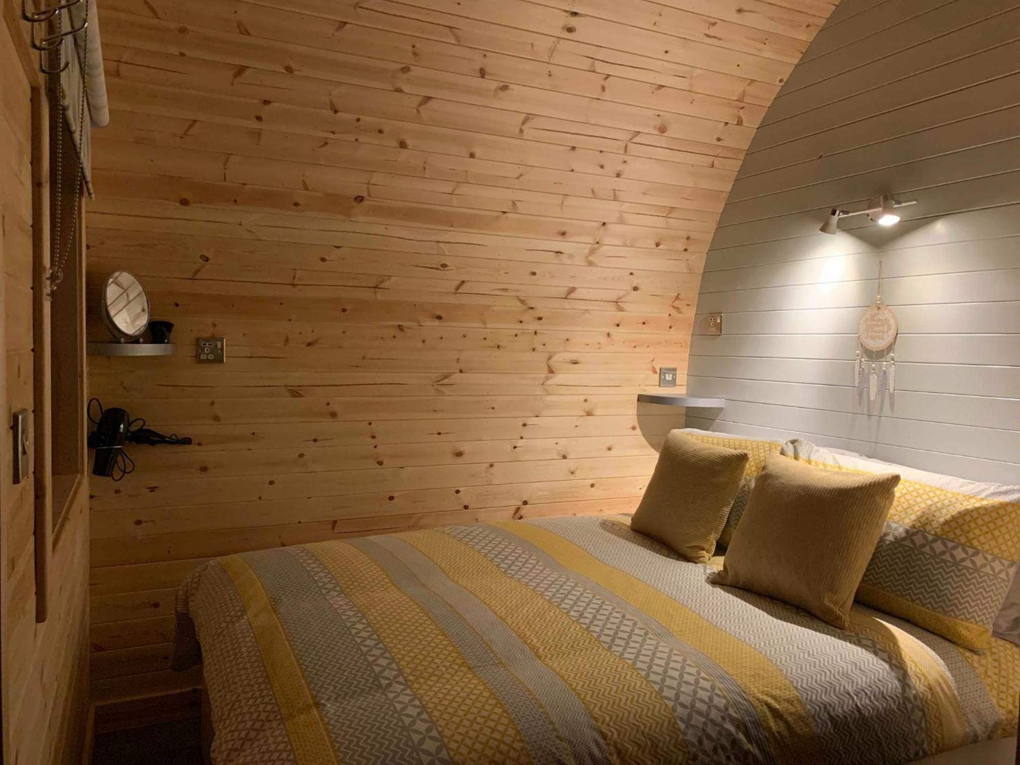 Luxury Glamping Pod without Hot Tub - Photo 8
