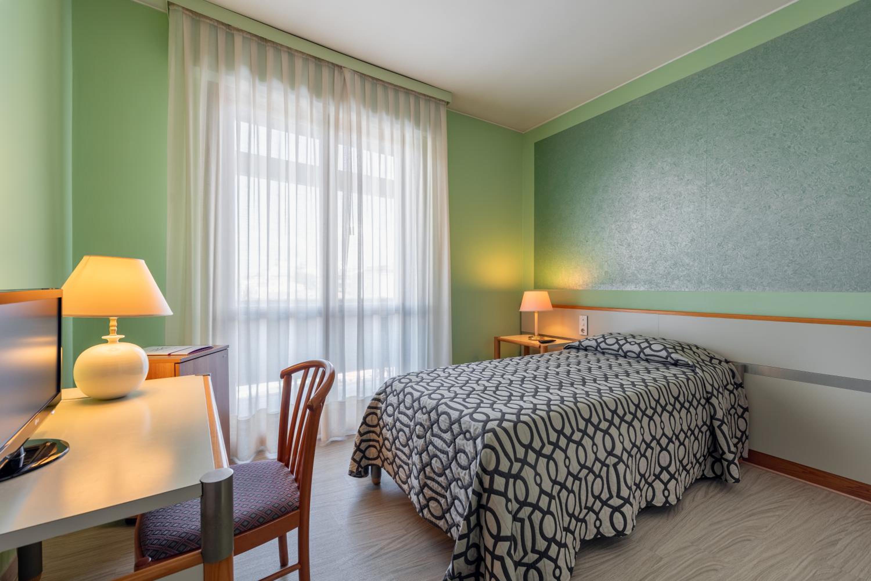 Single Room - Photo 1
