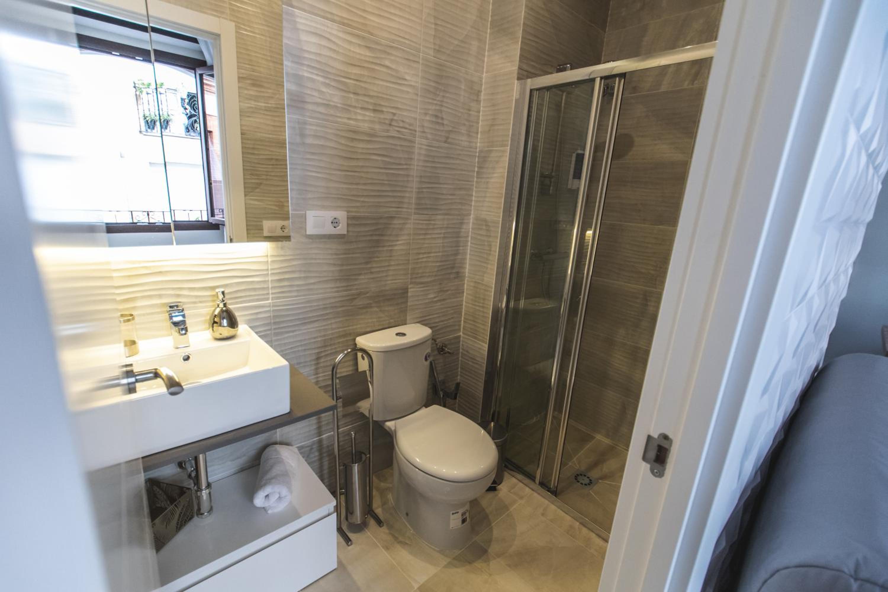 One-Bedroom Apartment - Photo 6