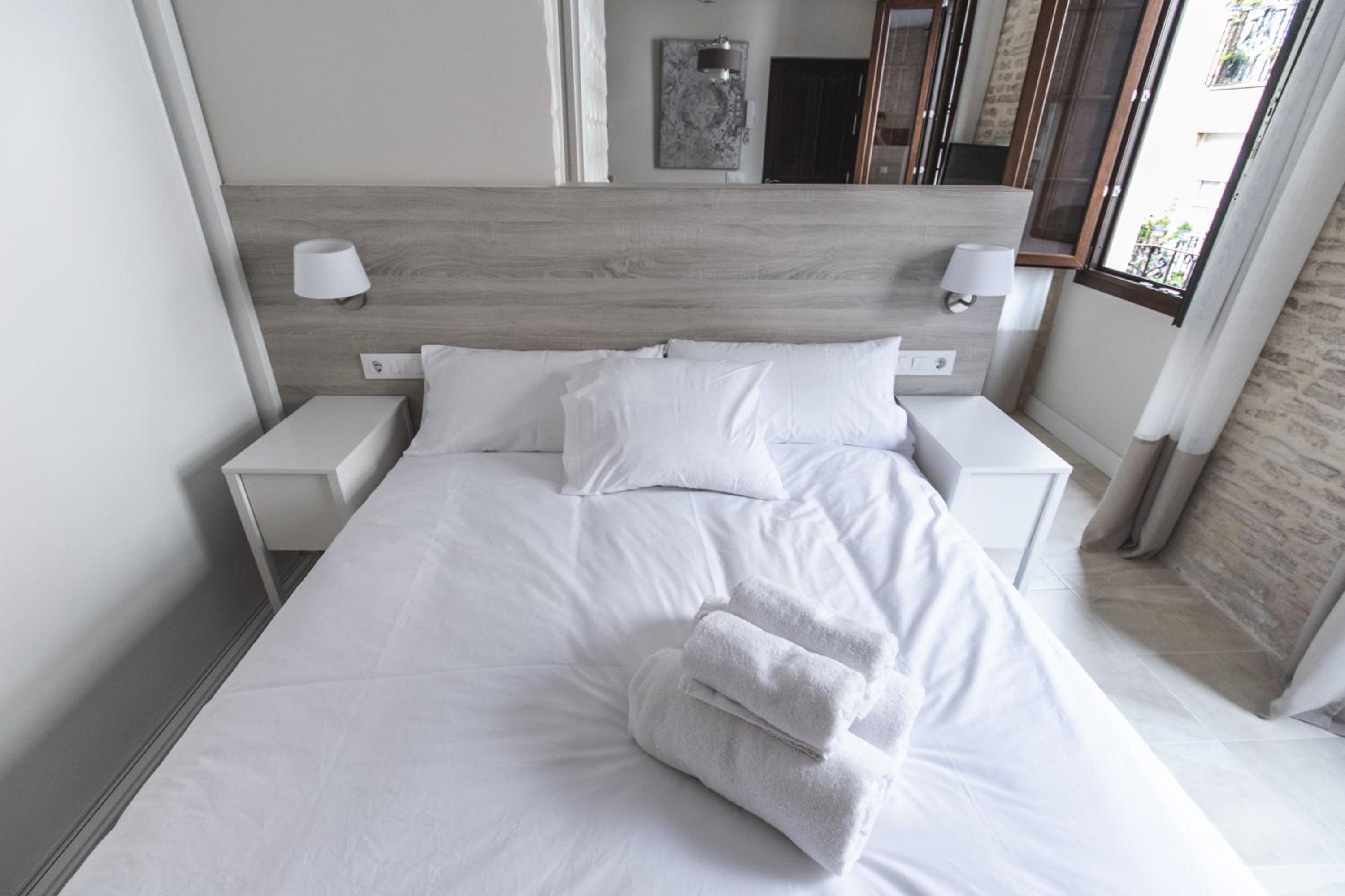 One-Bedroom Apartment - Photo 7