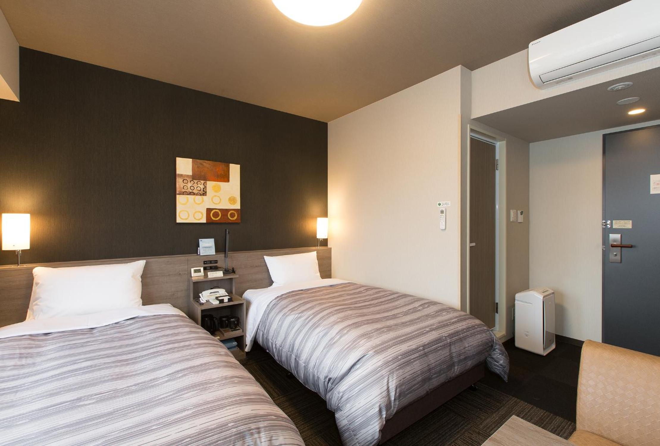 Twin Room - Non-Smoking