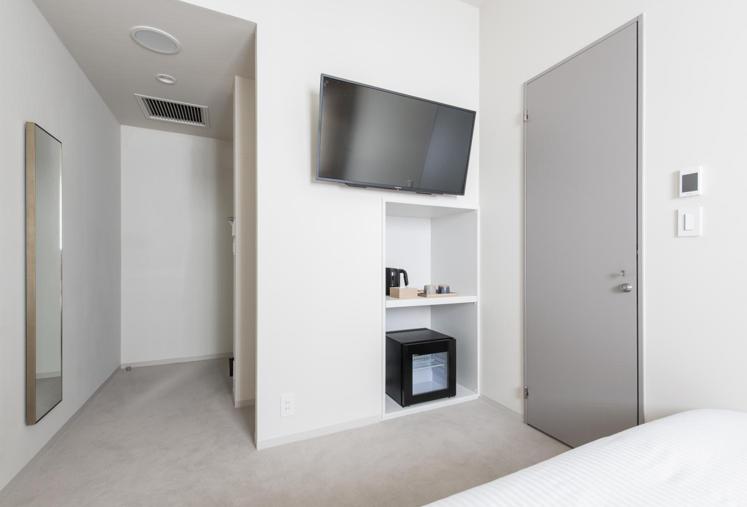 Compact Double Room - Photo 3