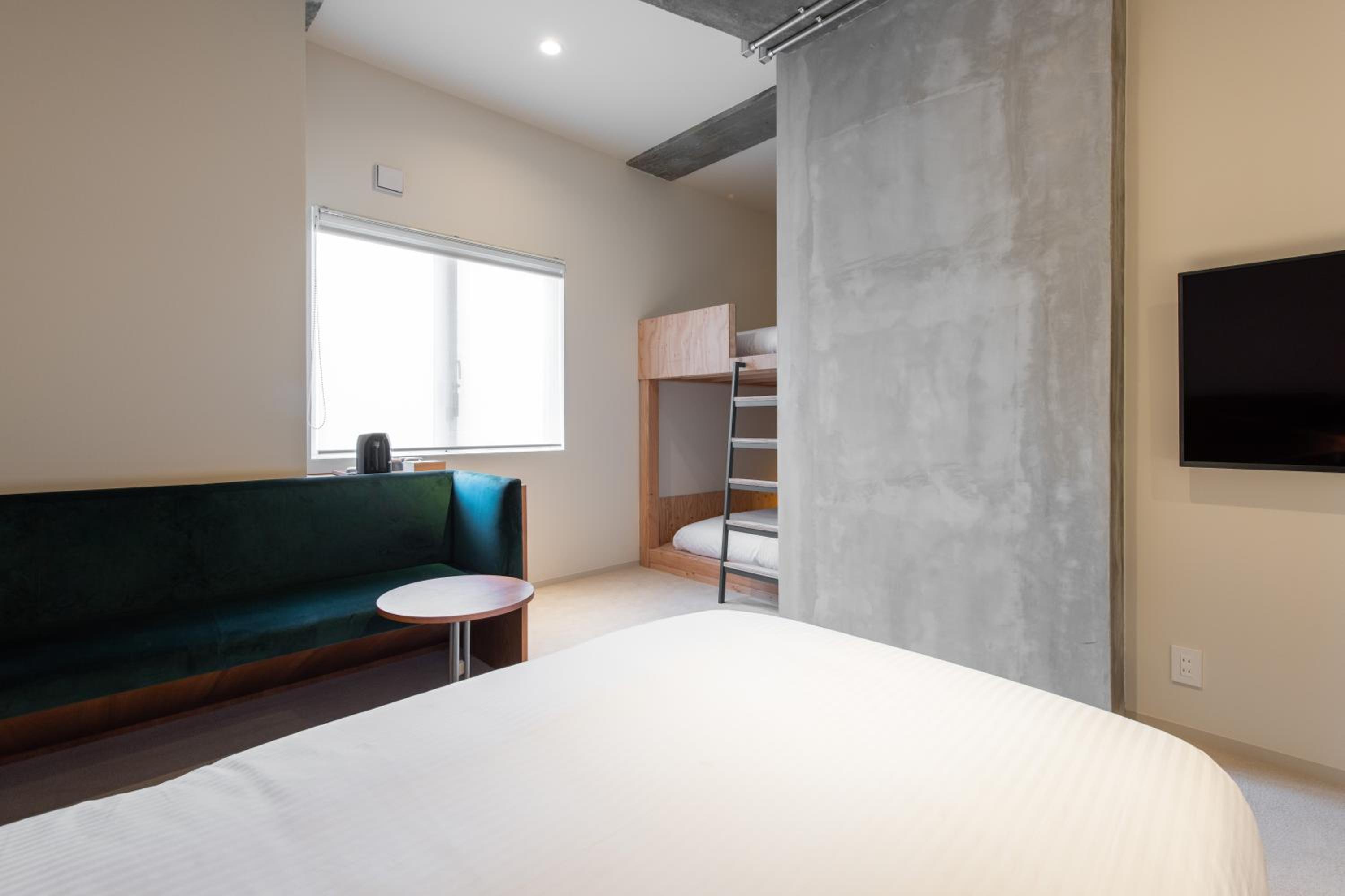 Quadruple Room with Bunk Beds - Photo 7