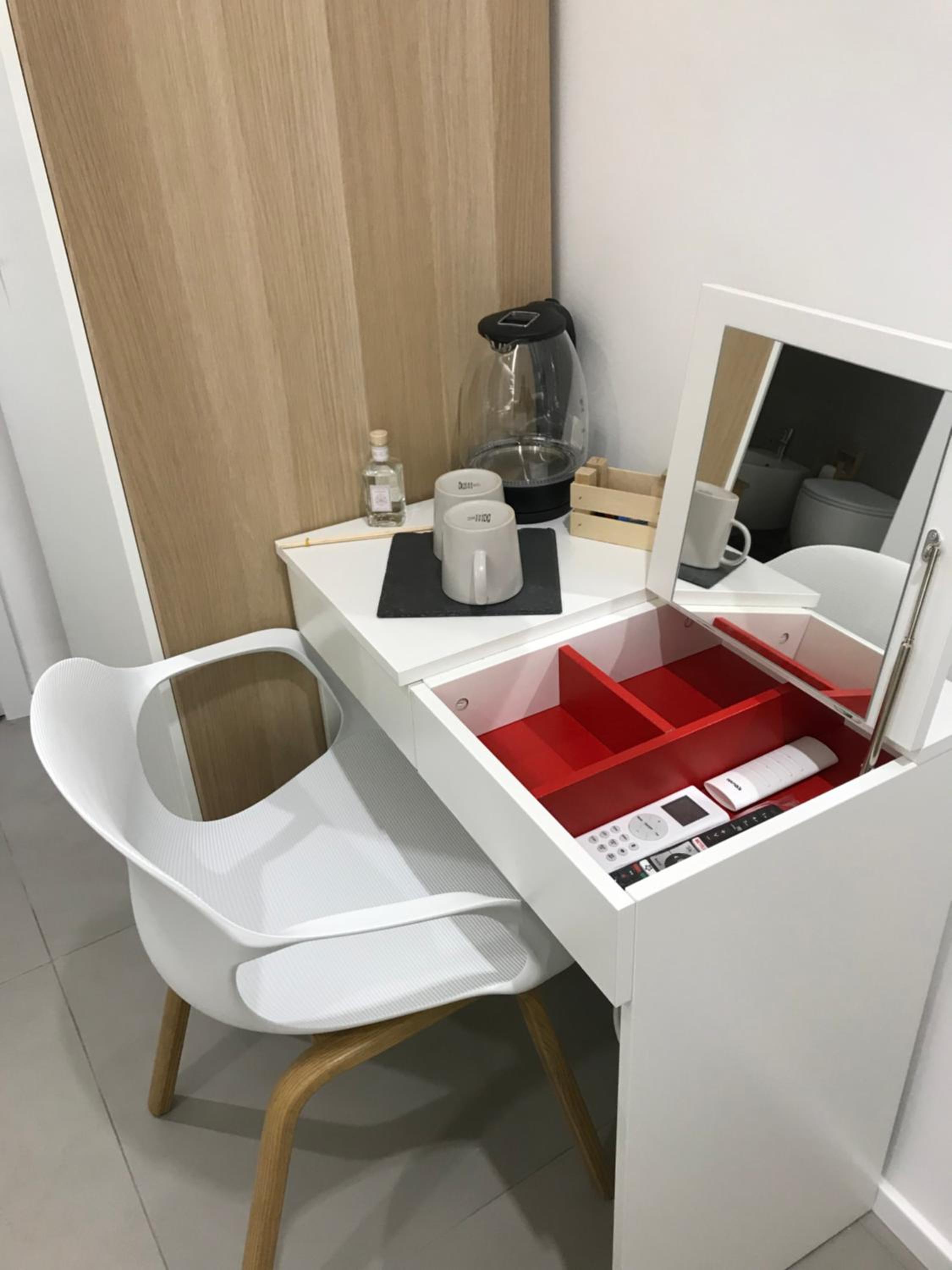 Standard Double Room - Photo 17