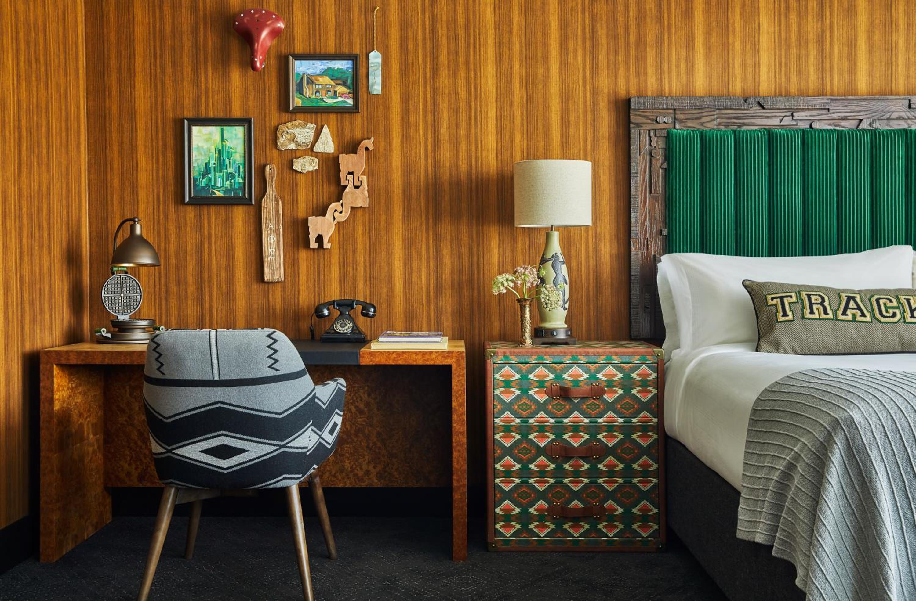 Graduate Junior King Suite - Photo 2