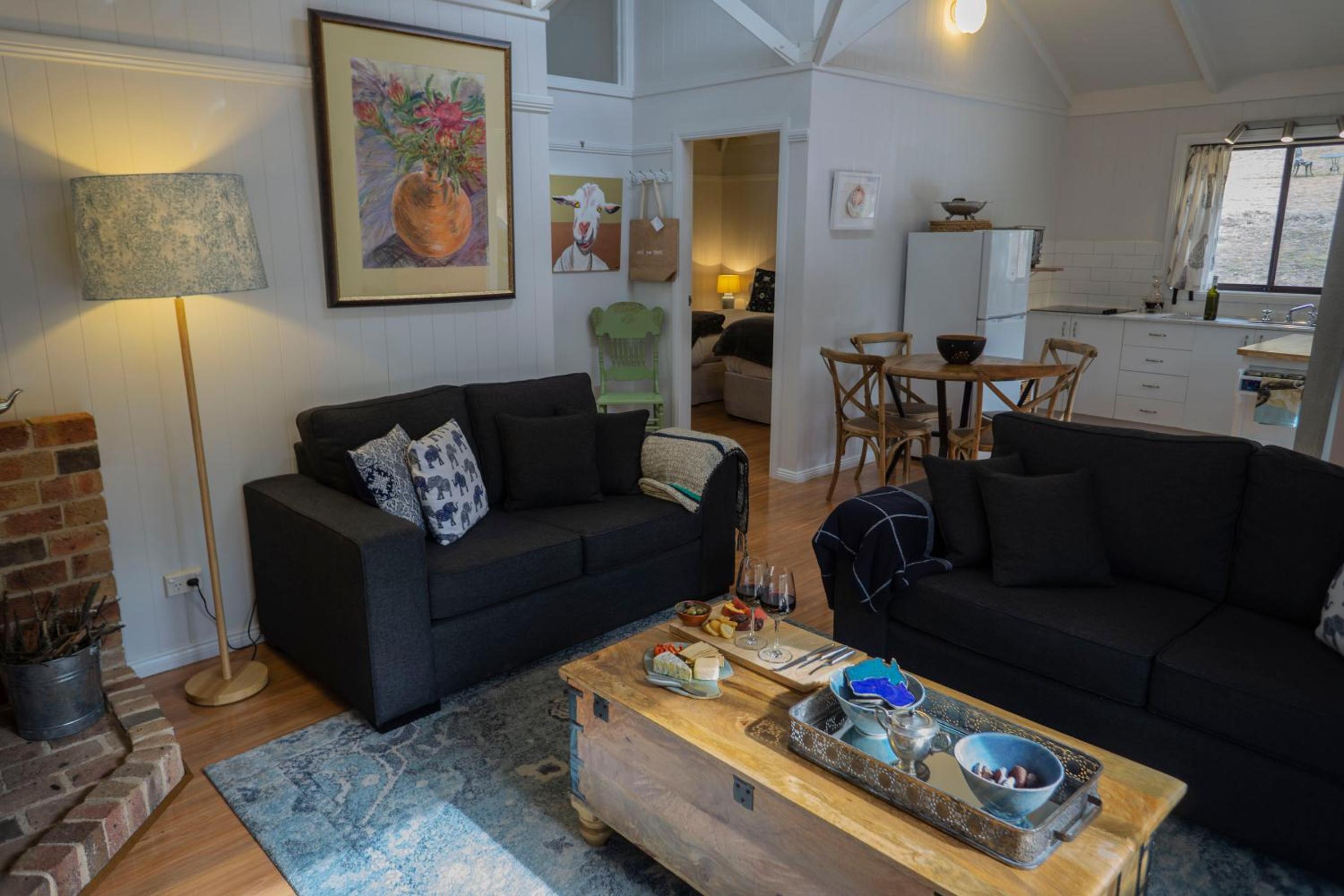Two-Bedroom Cottage - Kurrajong