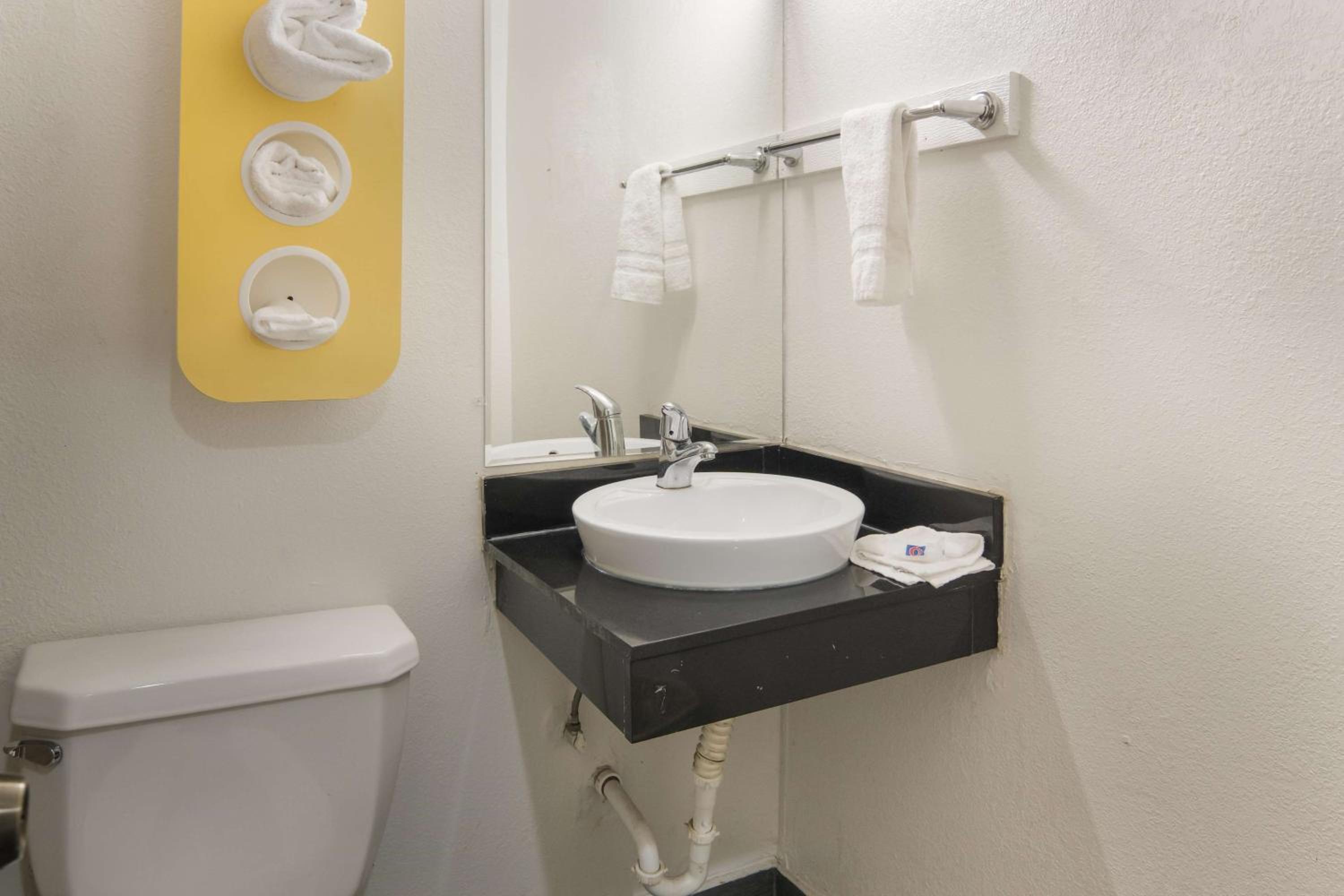 Deluxe Quadruple Room - Non-Smoking - Photo 2