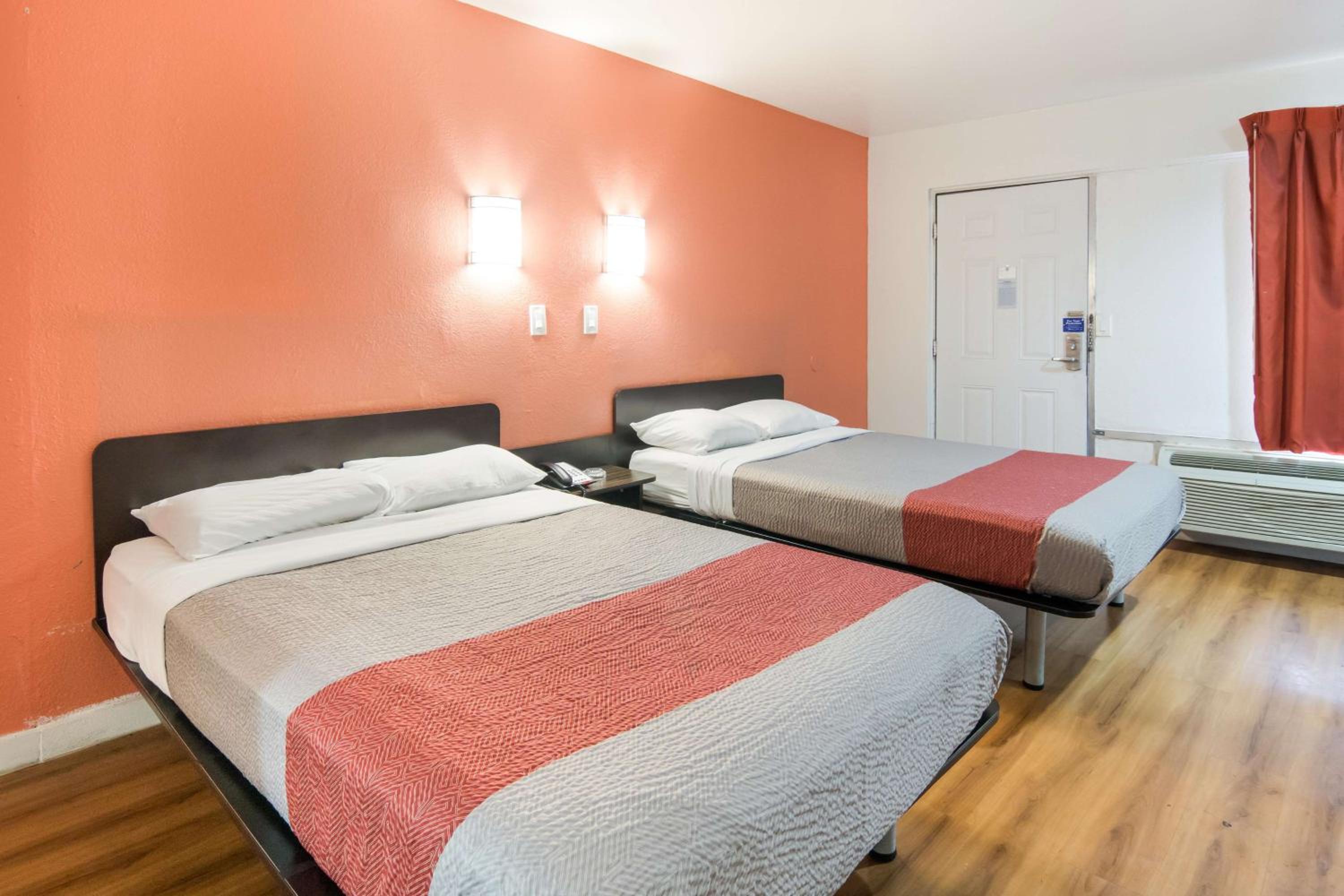 Deluxe Quadruple Room - Non-Smoking - Photo 4