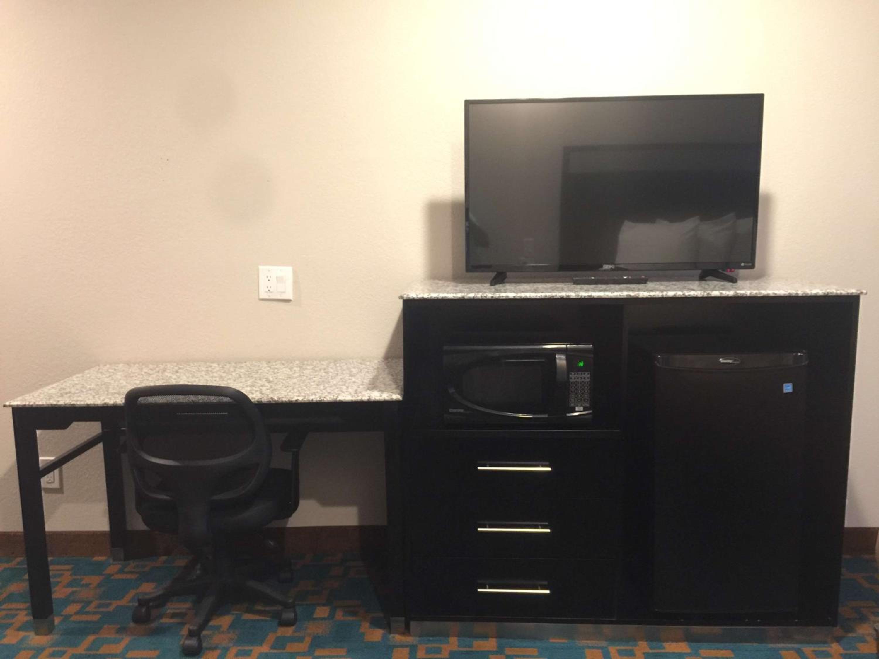 King Room - Non-Smoking photo 1