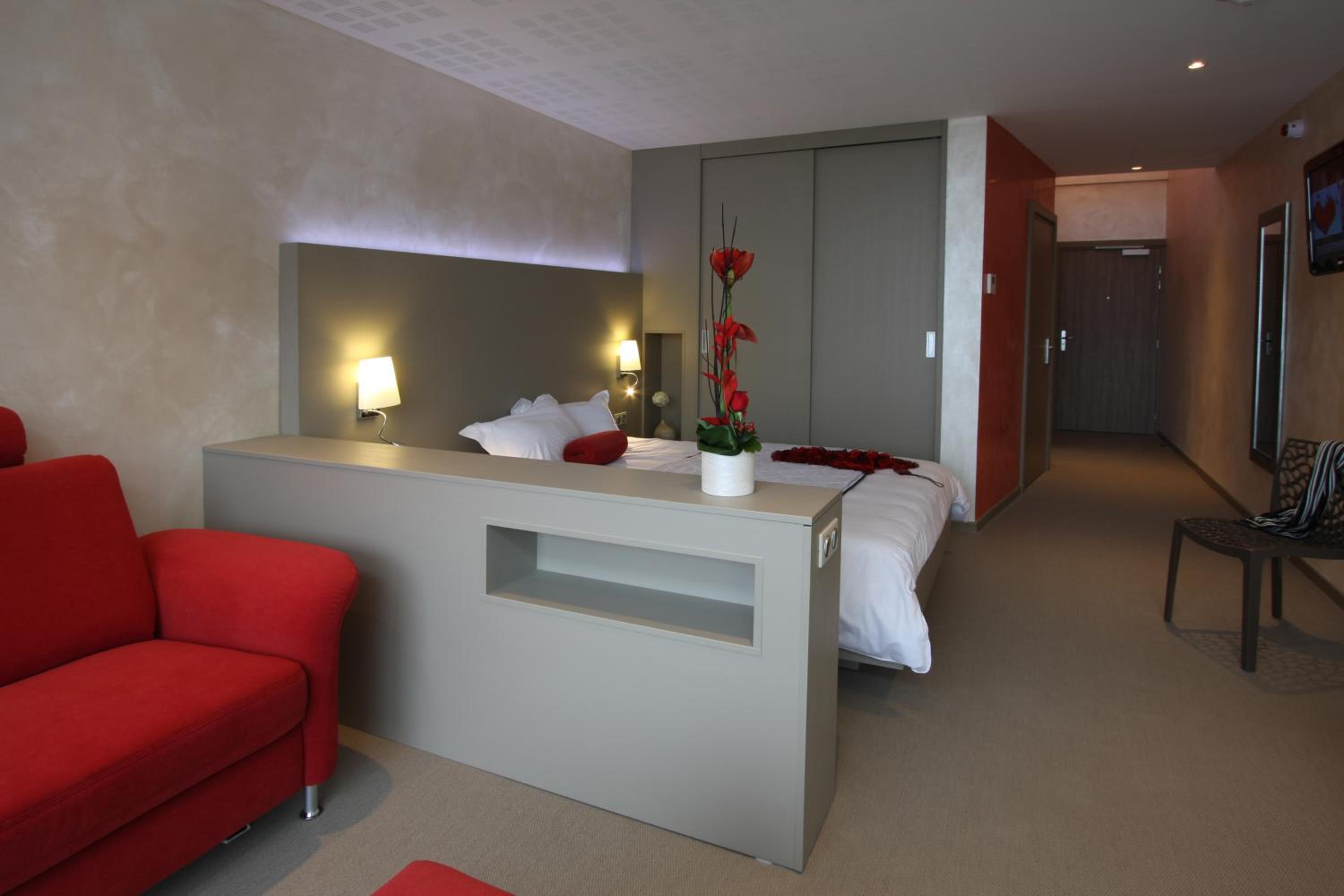 Suite - Photo 2
