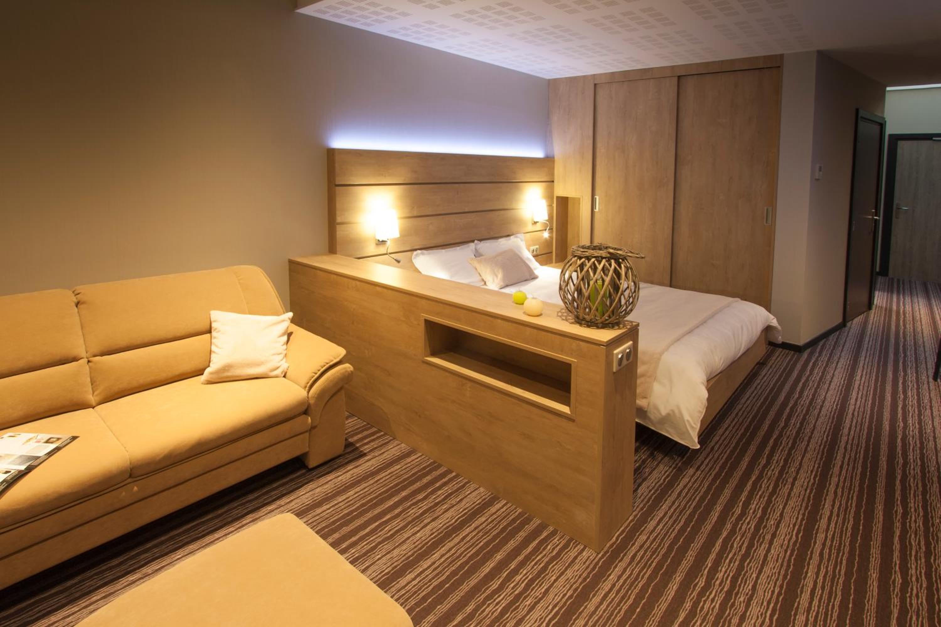 Suite - Photo 5