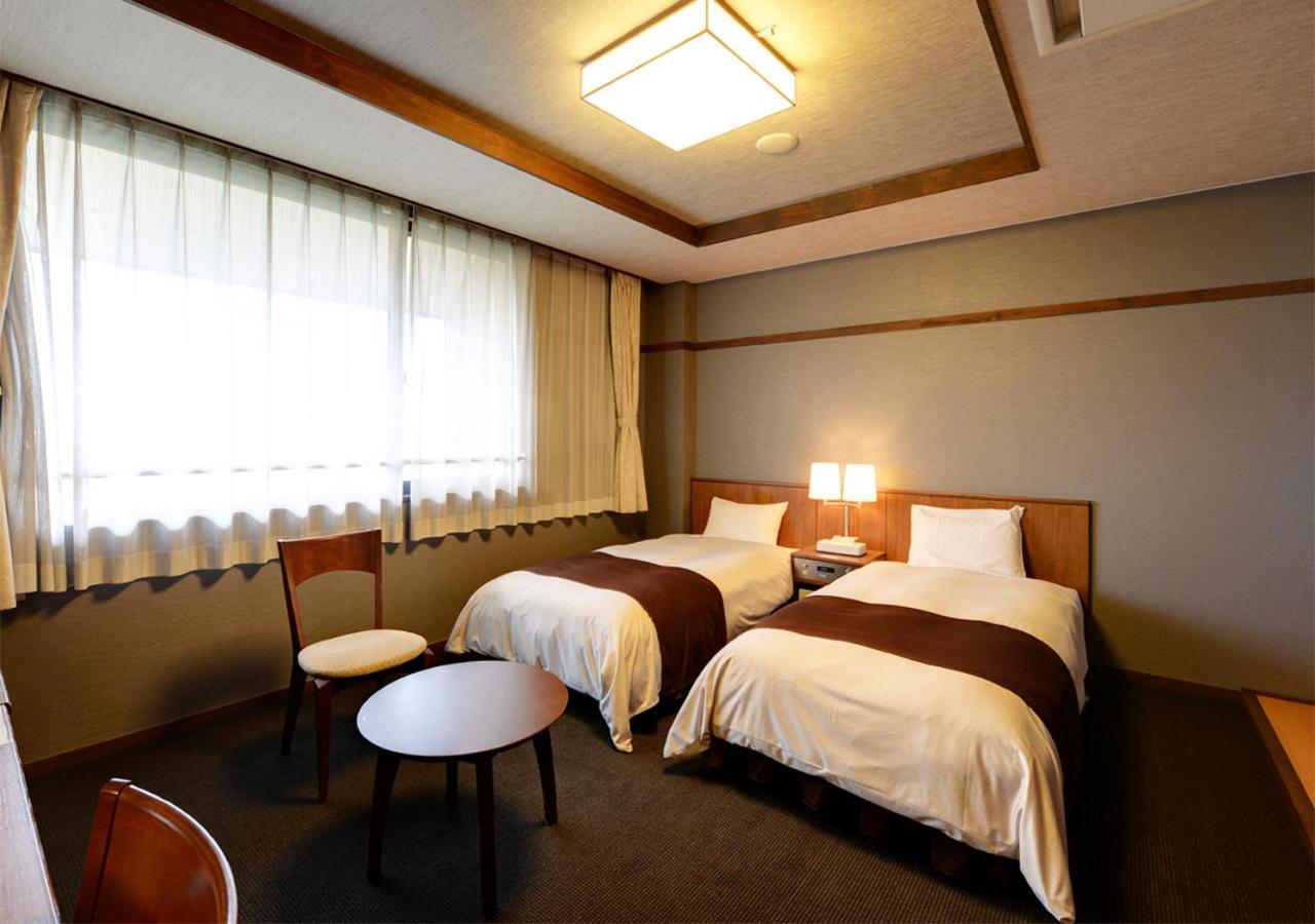 Twin Room with Bathroom