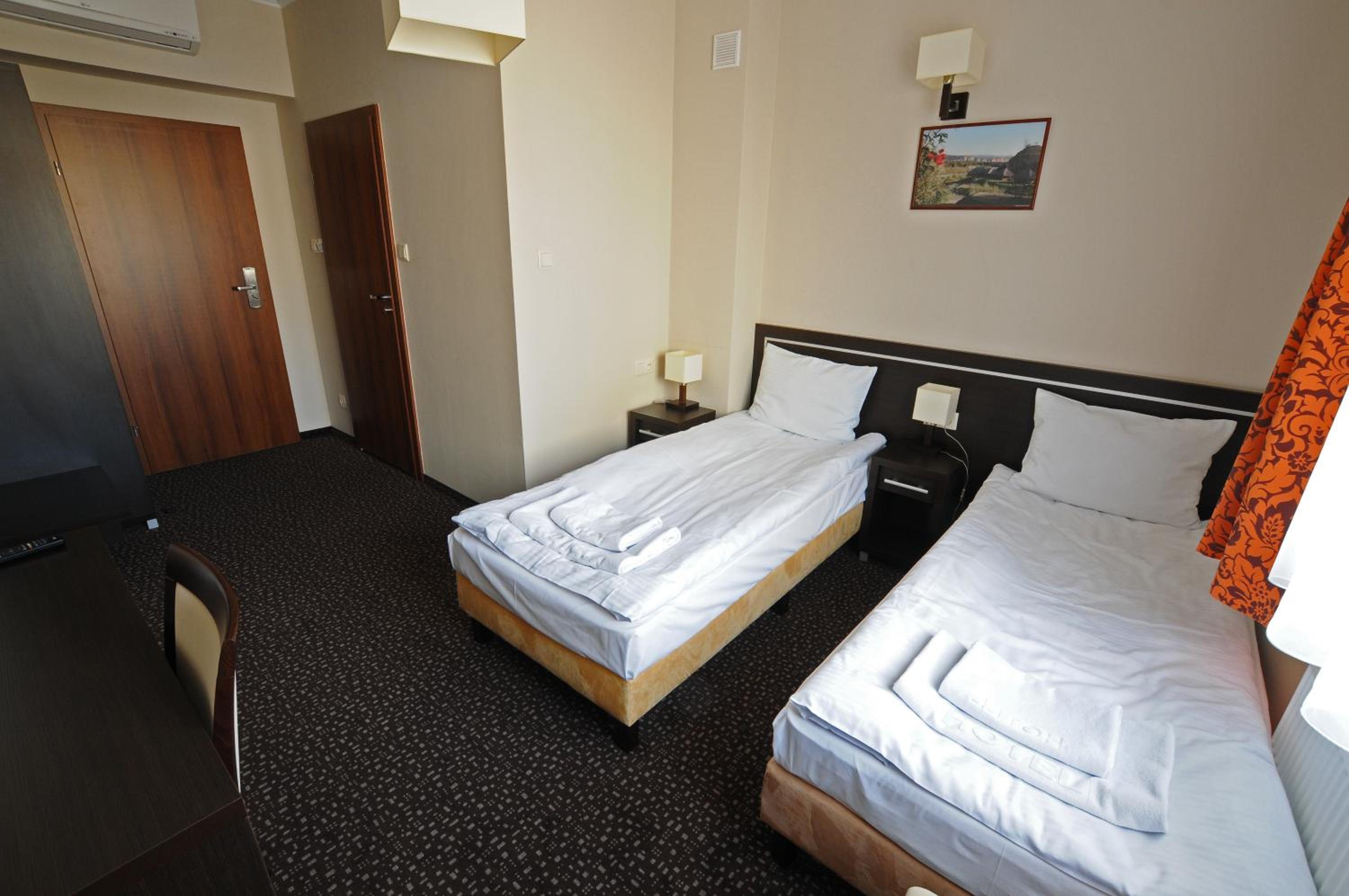 Deluxe Double or Twin Room - Photo 2