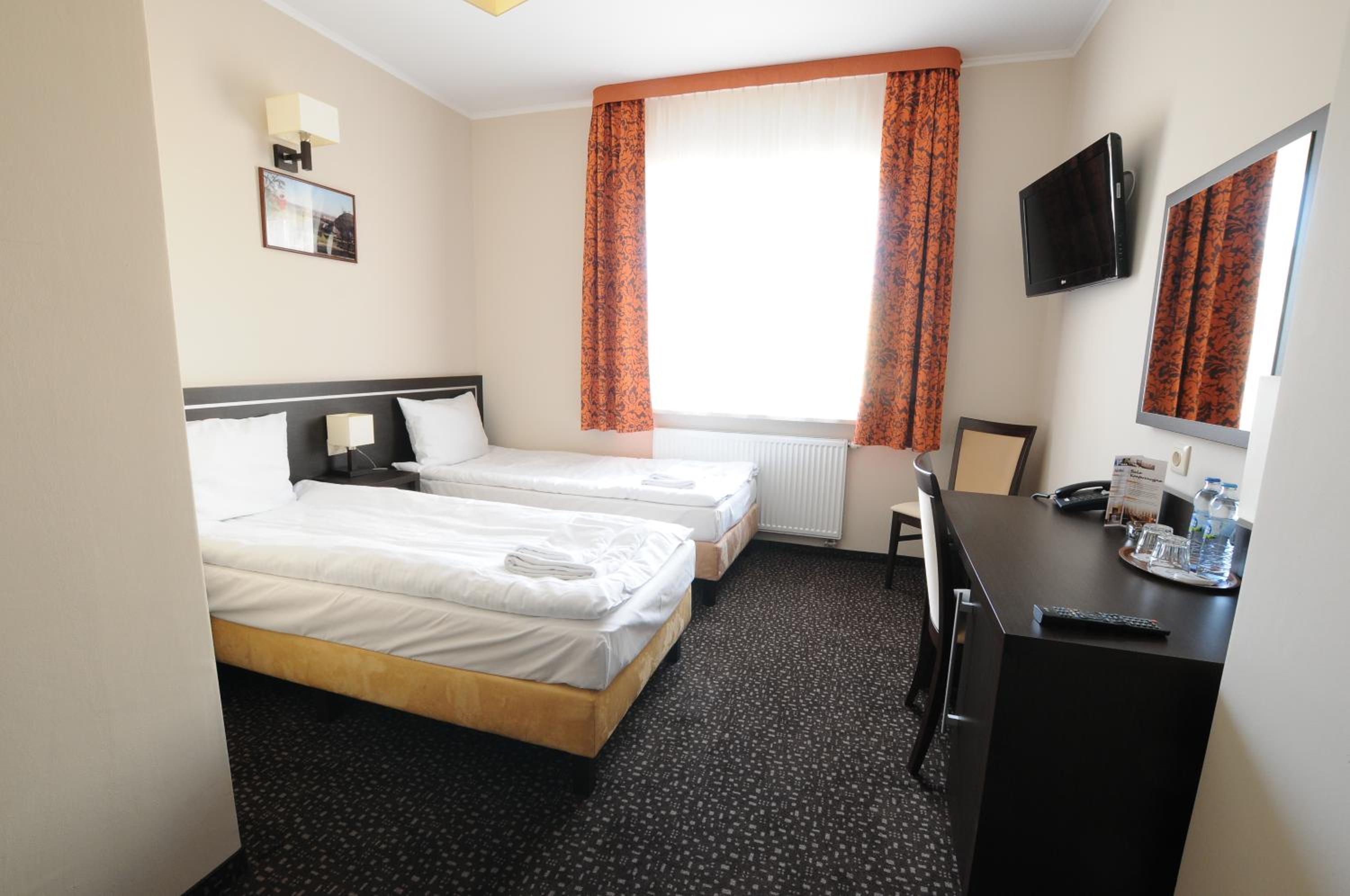 Deluxe Double or Twin Room - Photo 4