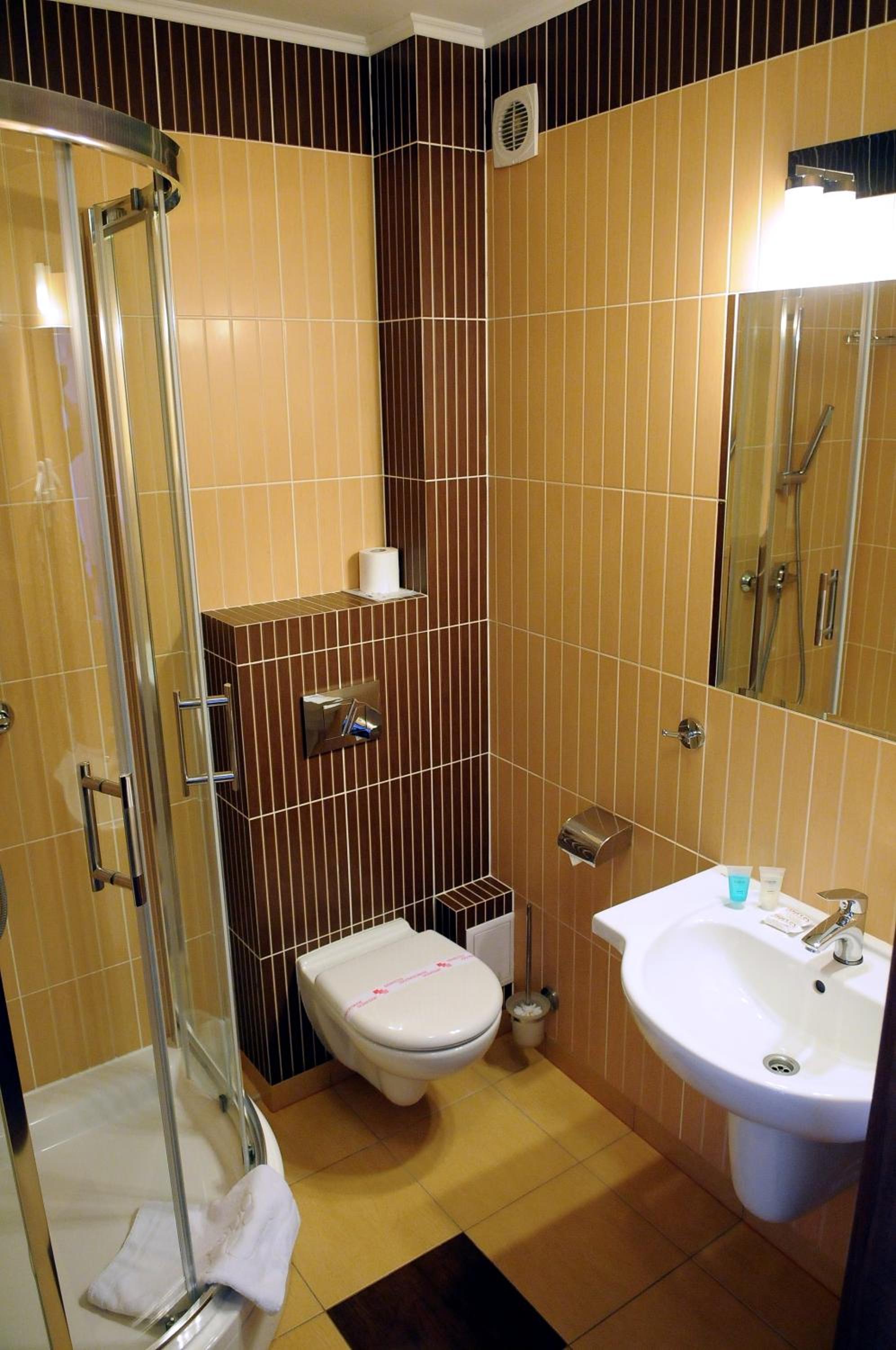 Double or Twin Room - Photo 3