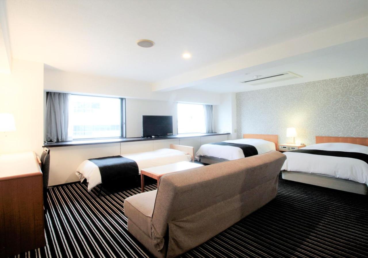 Triple Room with Bathroom - Non-Smoking photo 1