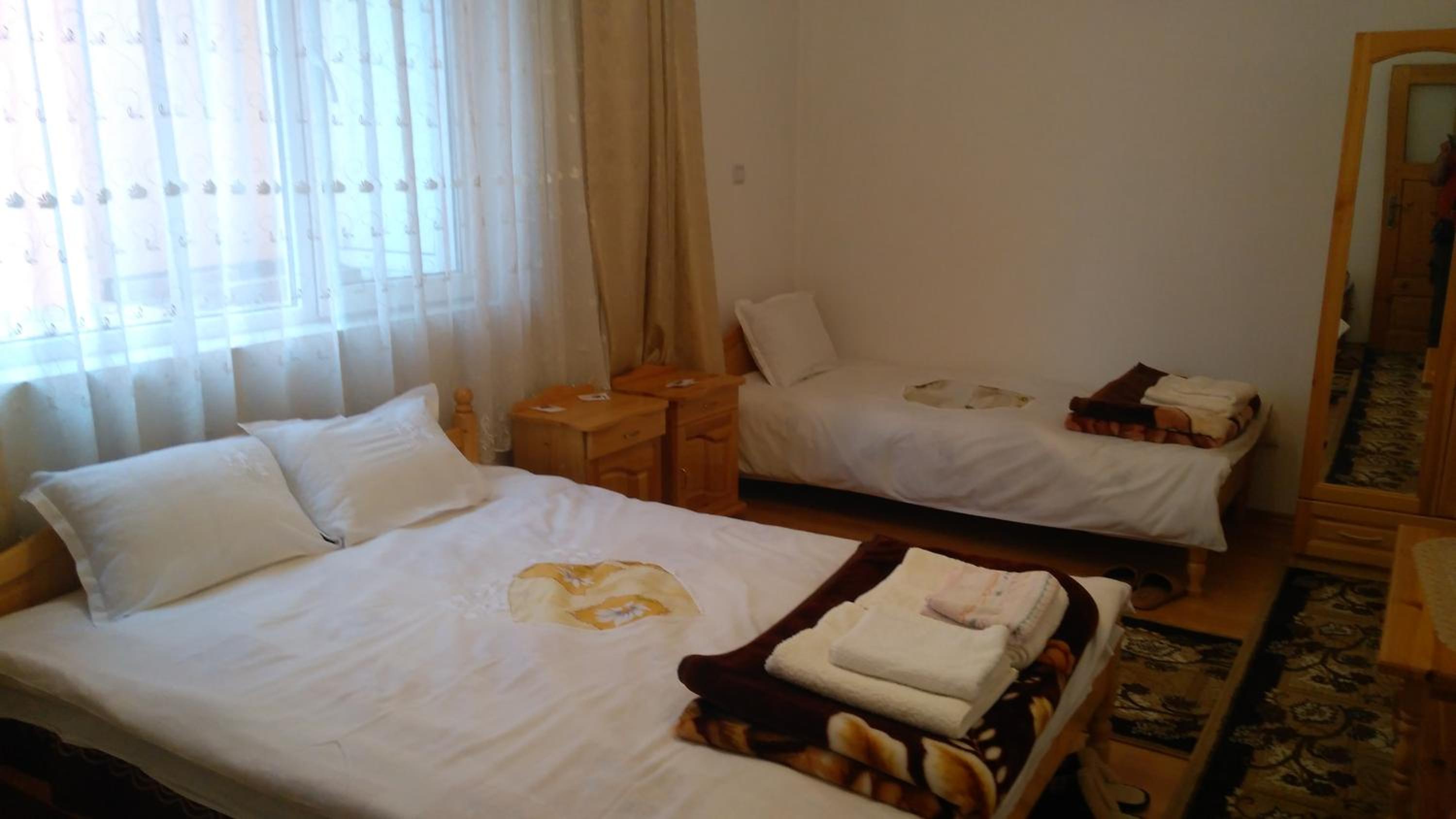 Basic Triple Room with Shared Bathroom photo 2