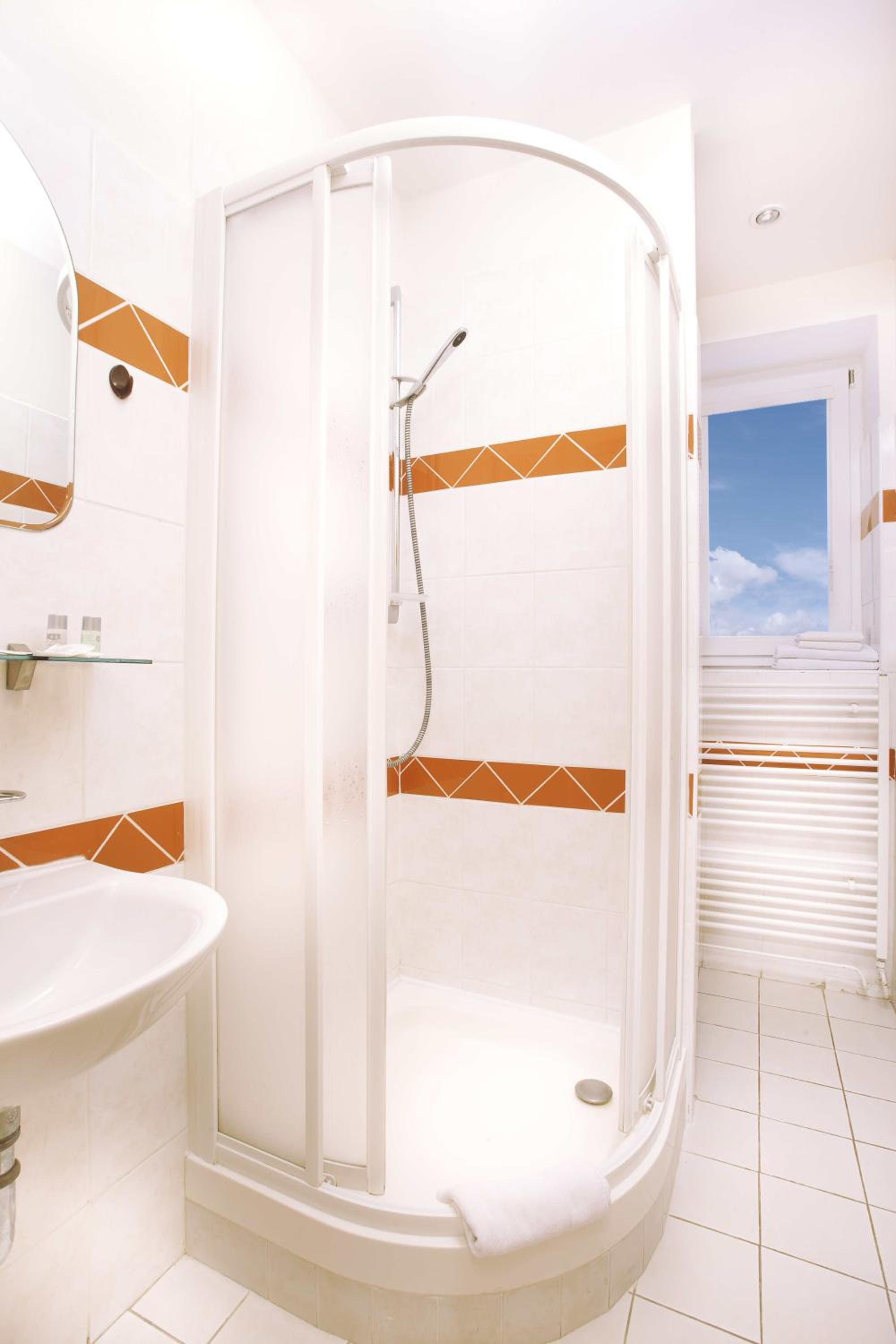 Double Room - Photo 5
