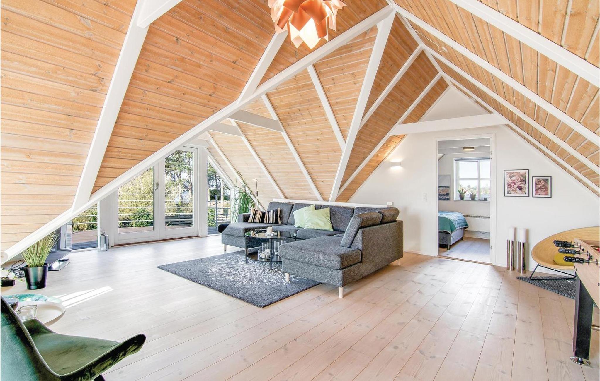 Three-Bedroom Vacation Home  photo 2