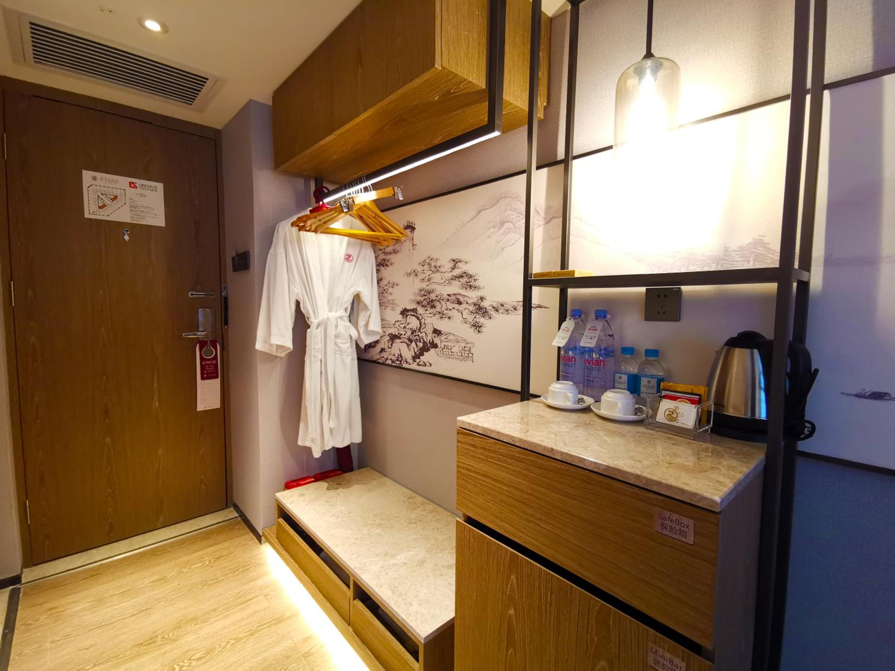 Deluxe City View Room（Twin Bed） - Photo 2