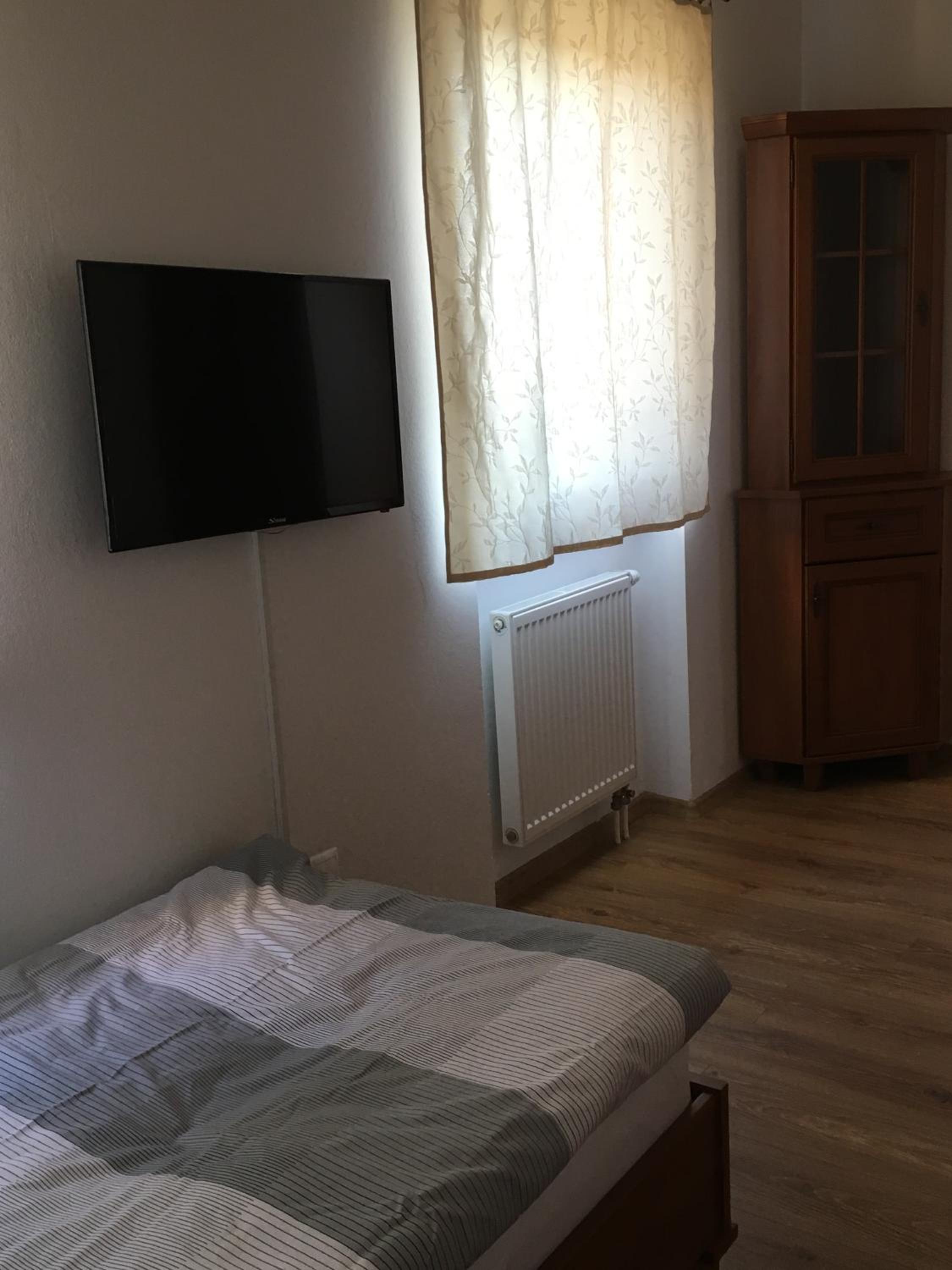 Budget Twin Room - Photo 1