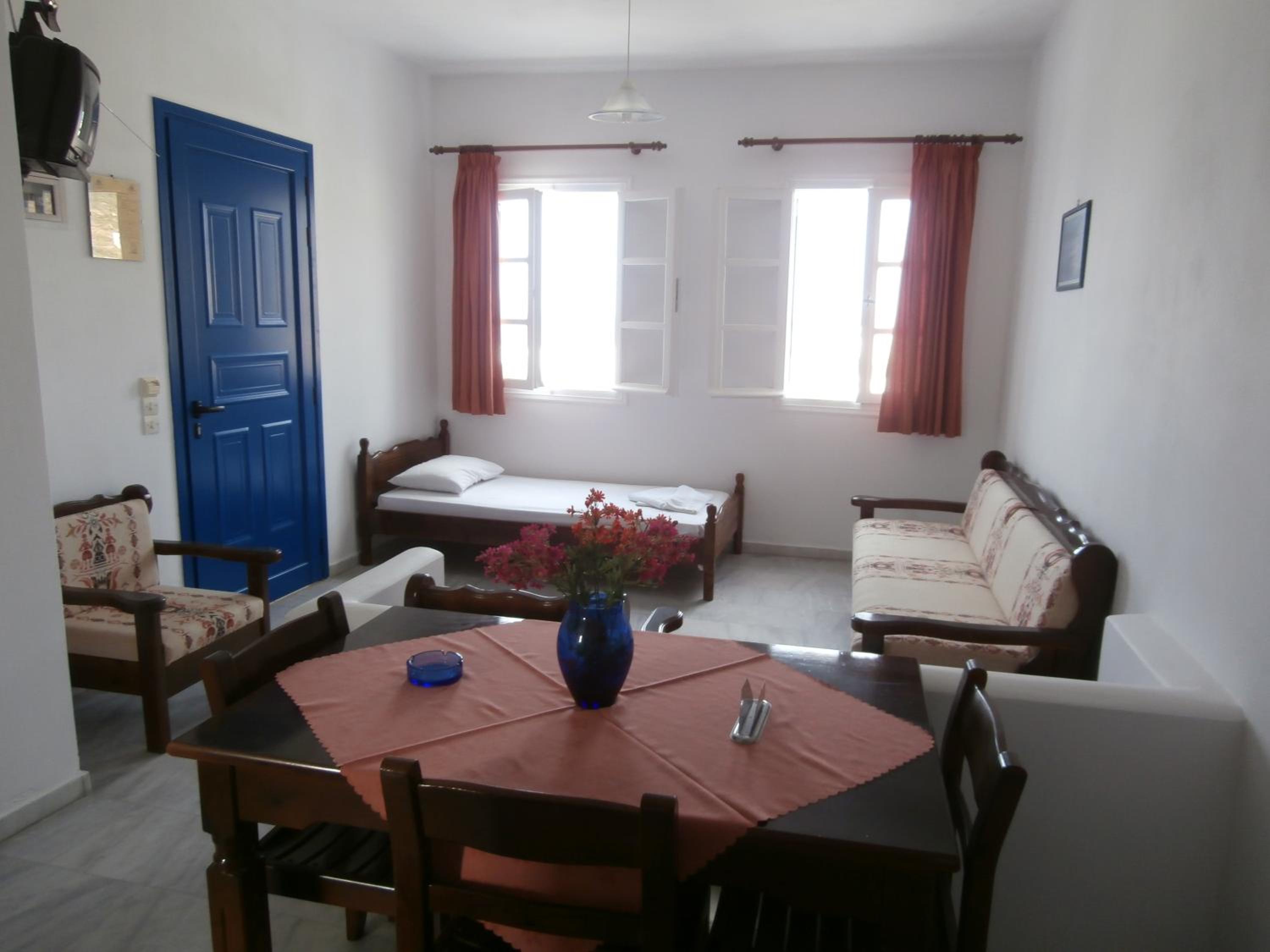 One-Bedroom Apartment (4 Adults)