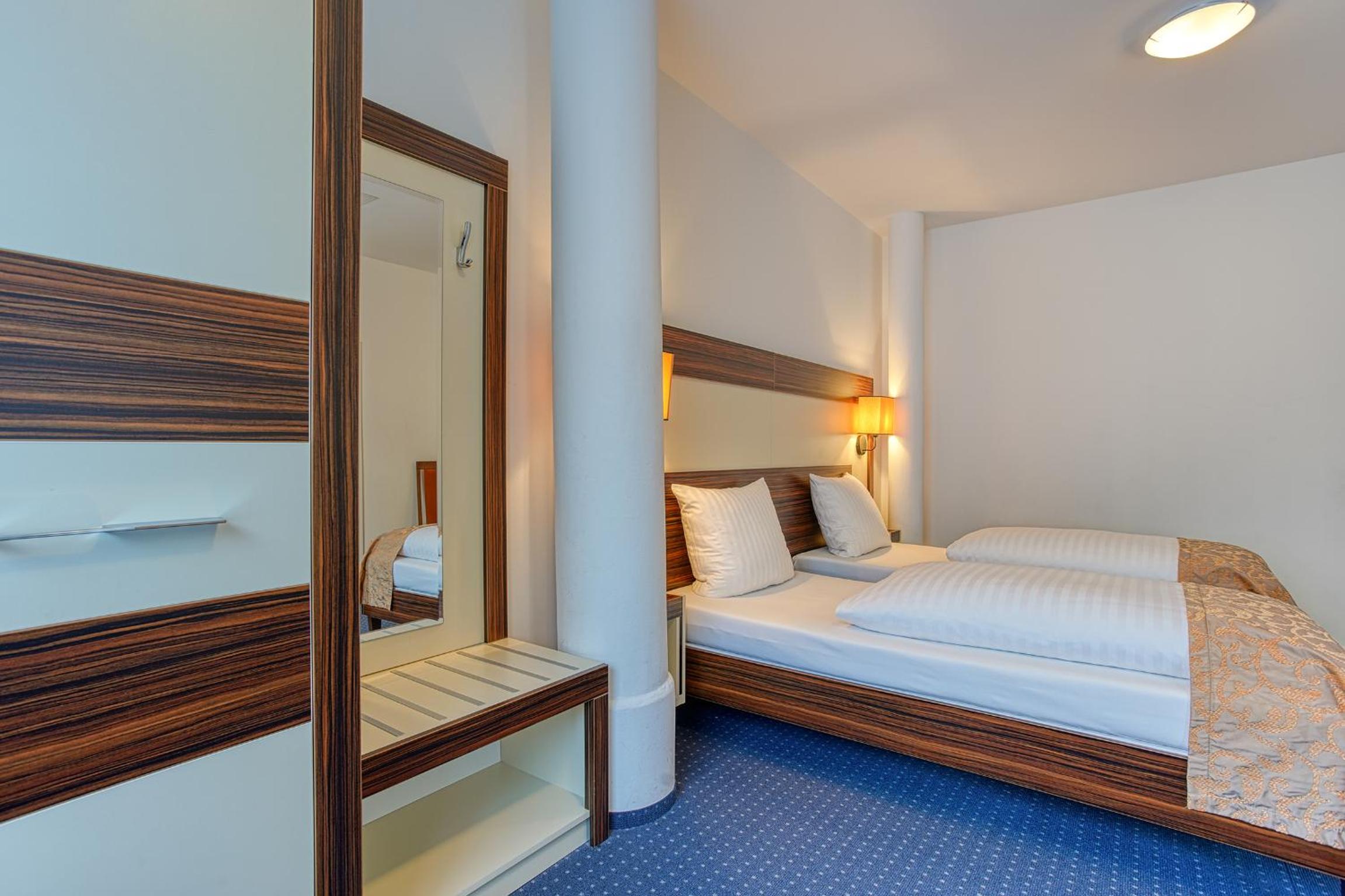 Standard Room, 1 Double Bed photo 2