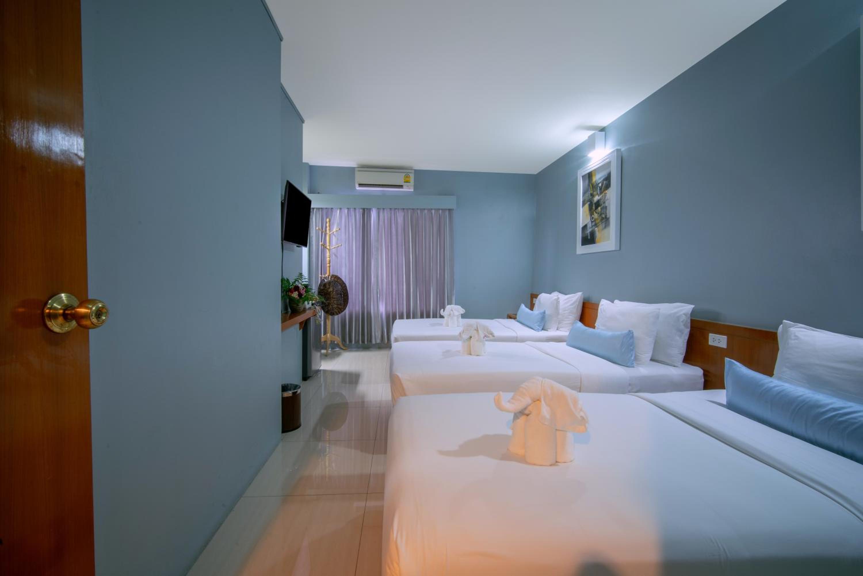 Superior Triple Room photo 3