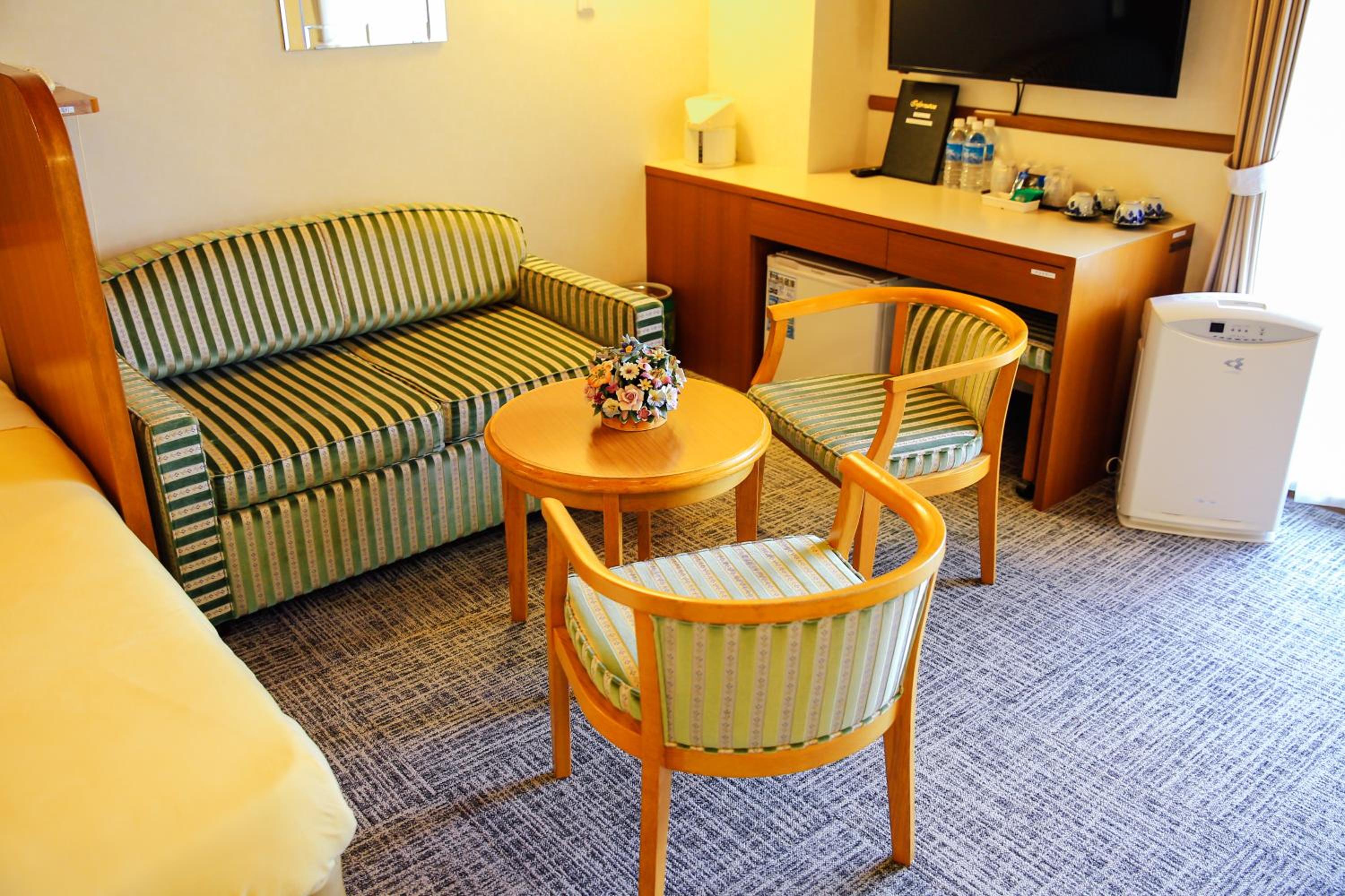 Family Room with Sea View - Non-Smoking photo 1