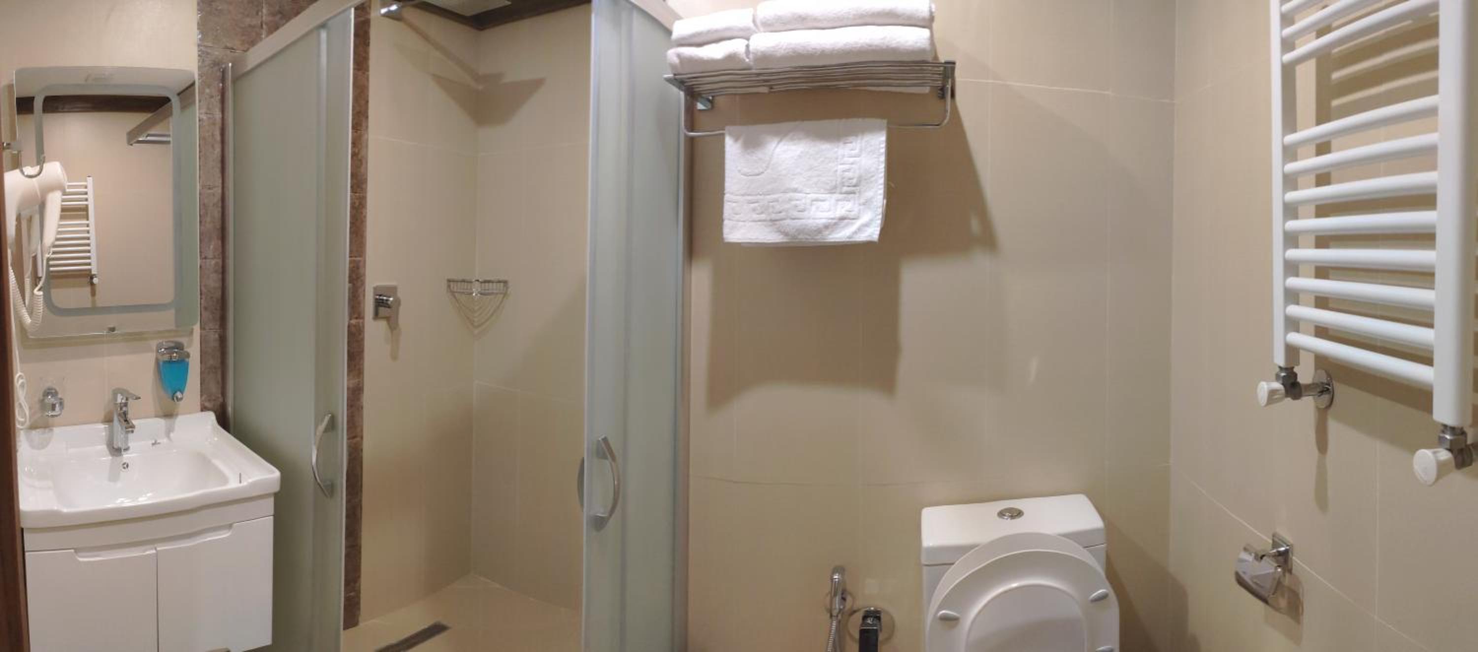 Deluxe Triple Room photo 3