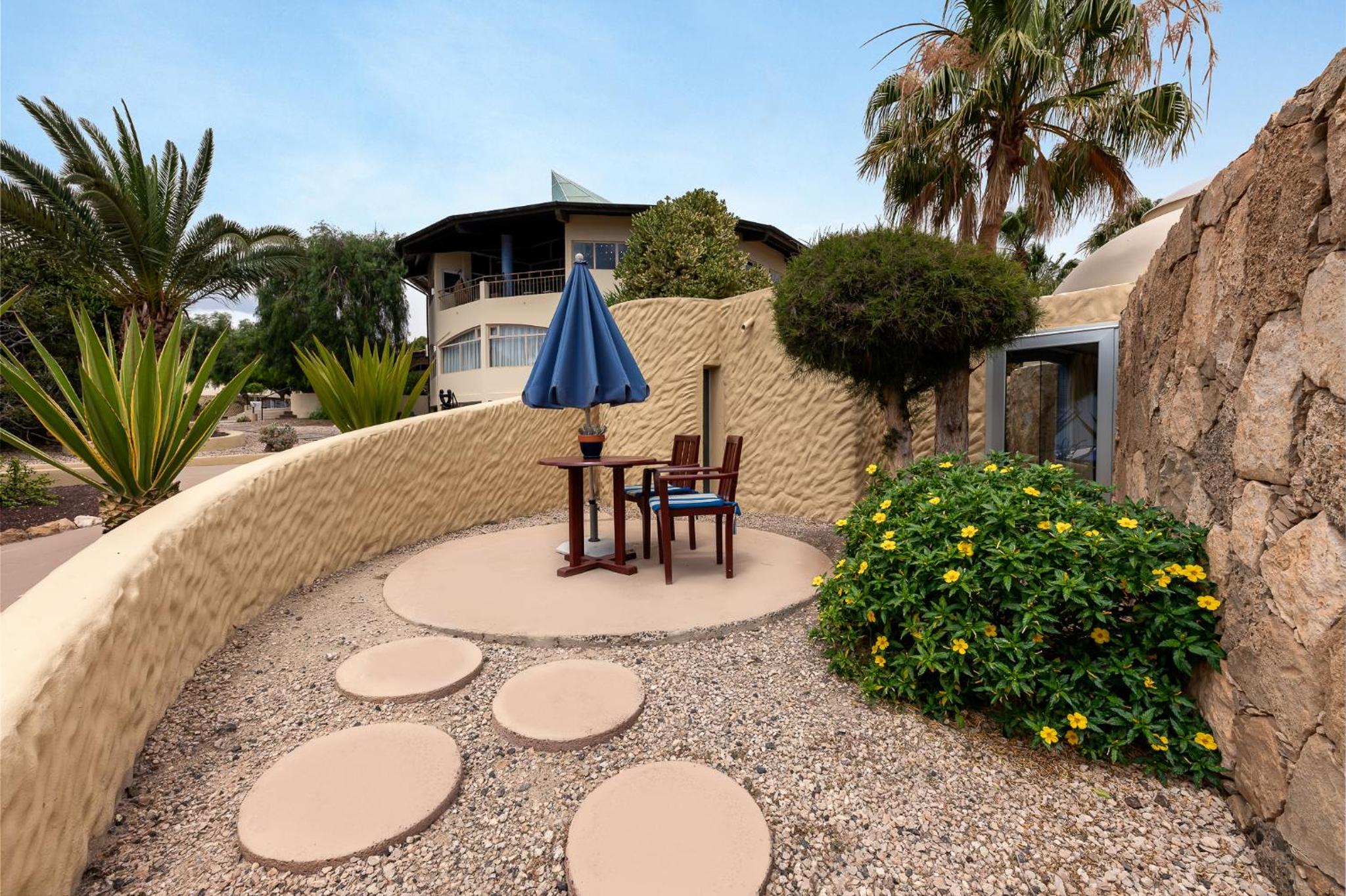 Suite Senior con Vista al Jardín (2 Adultos + 3 Niños)
