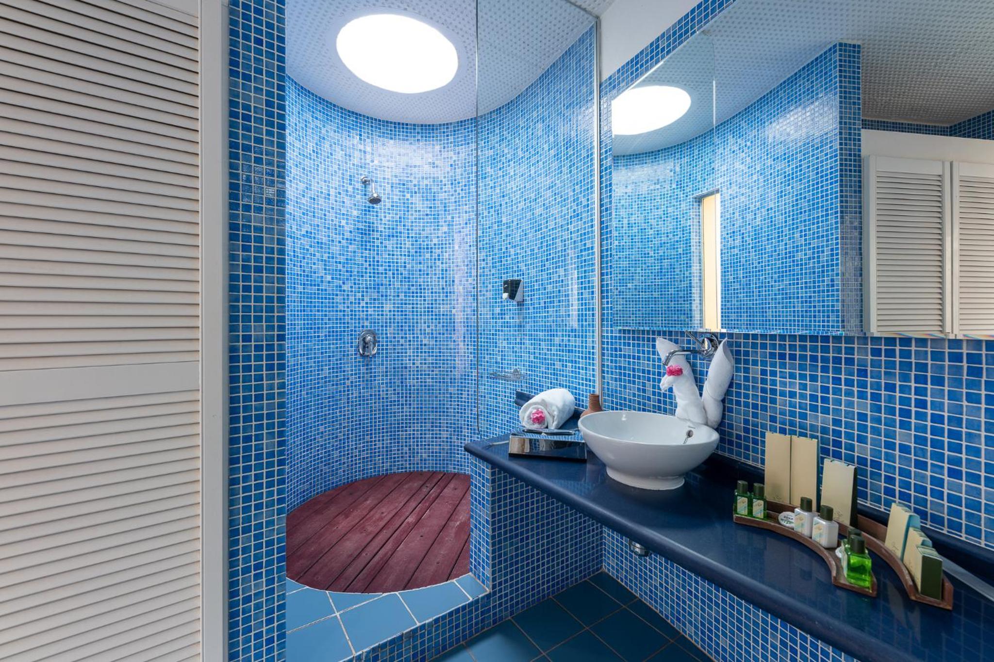 Suite Senior con vista al mar (4 adultos + 1 niño)
