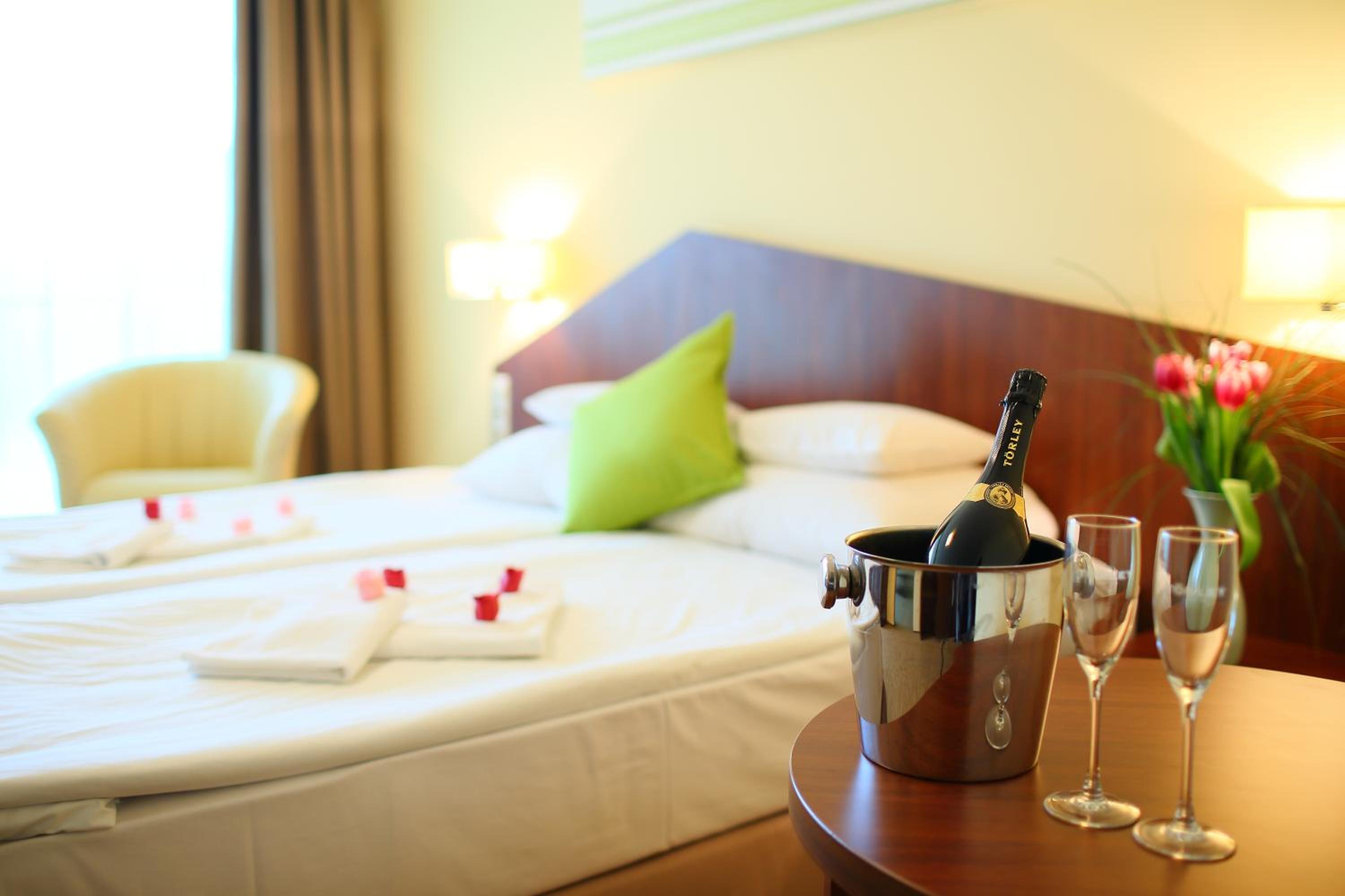 Deluxe Double Room with Balcony - Photo 2