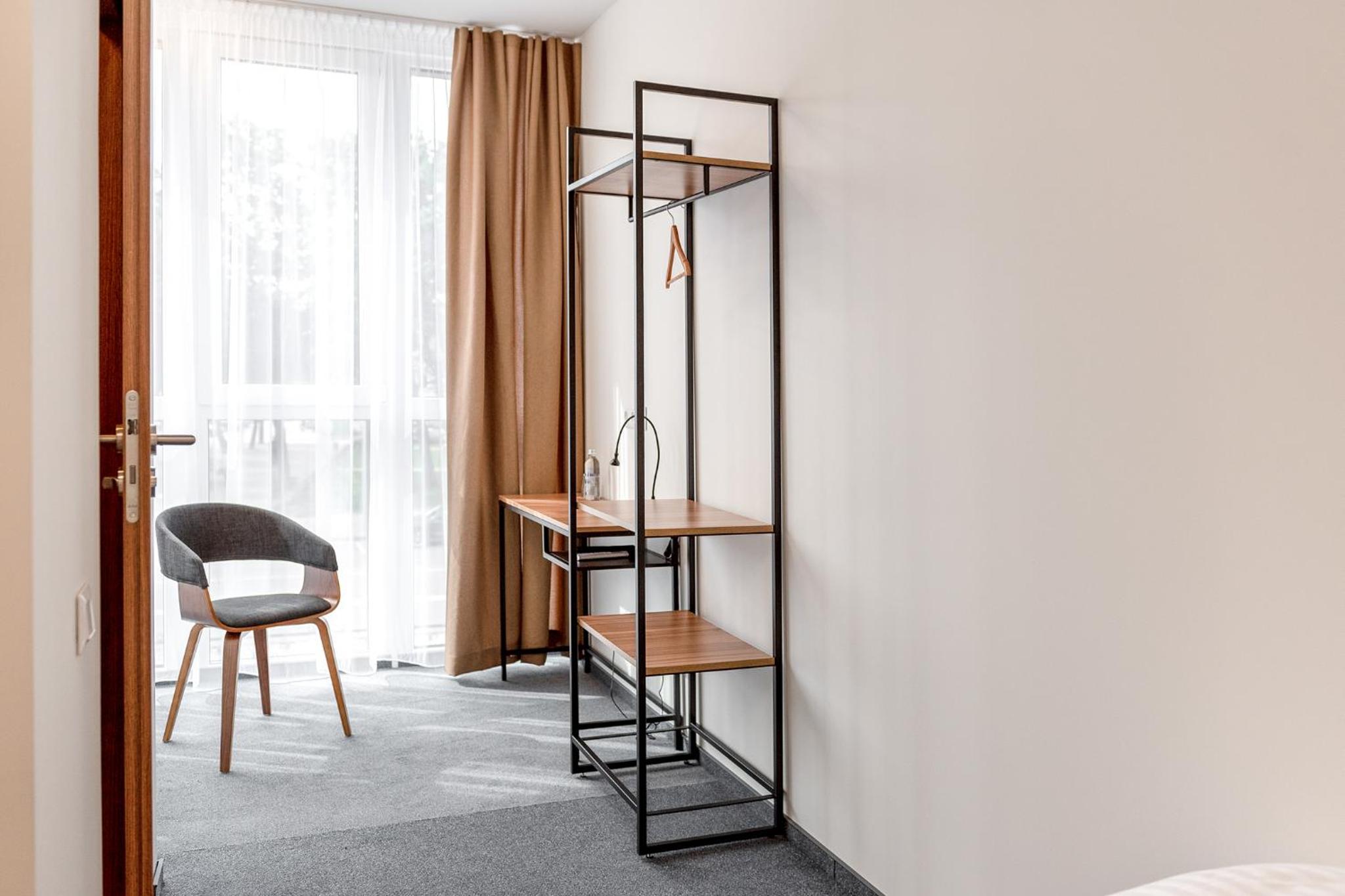 Double or Twin Room with Shower - Photo 2