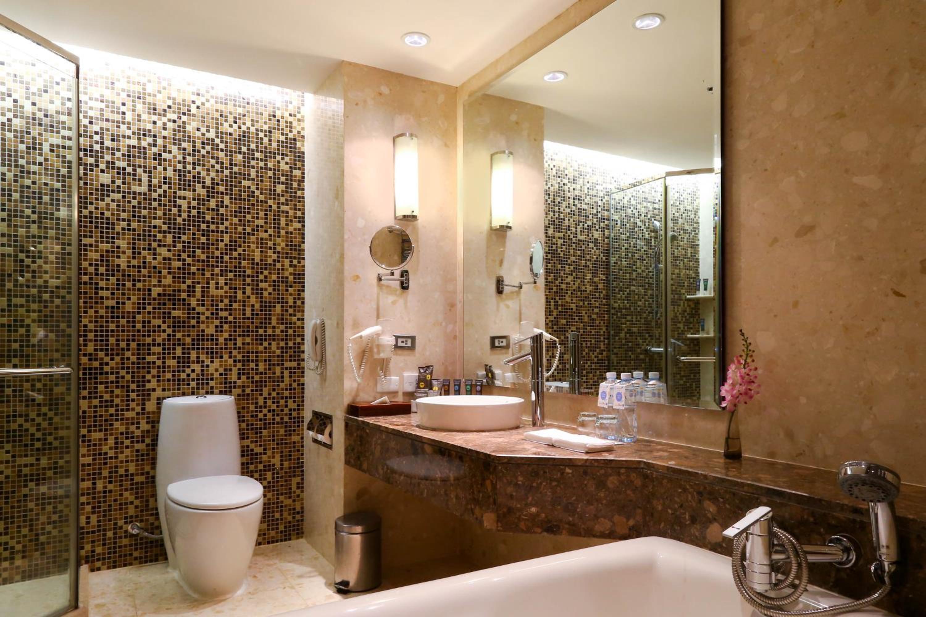 Standard Twin Room - Photo 7